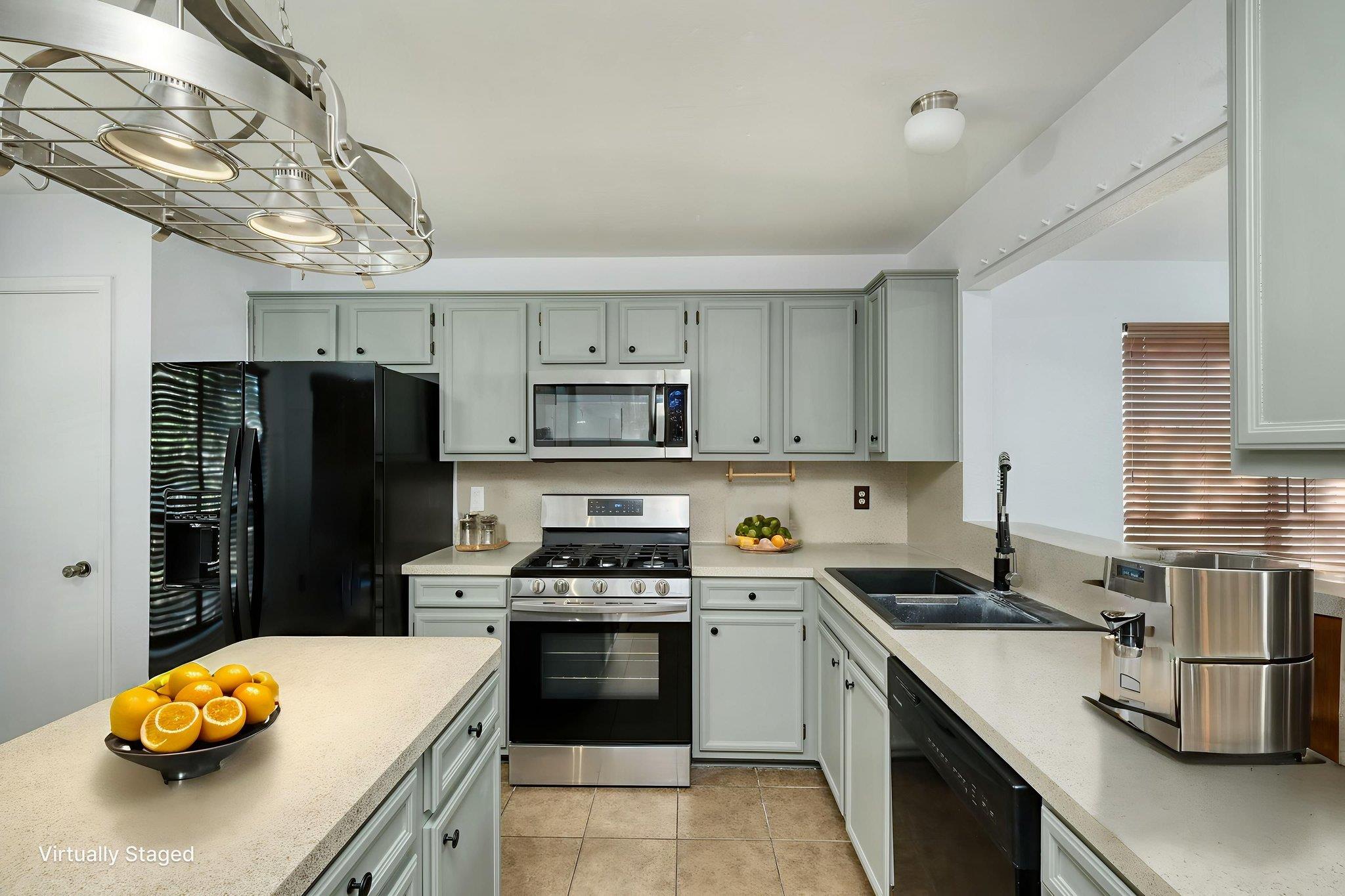 1810 Parkwood Dr, Leander, TX 78641