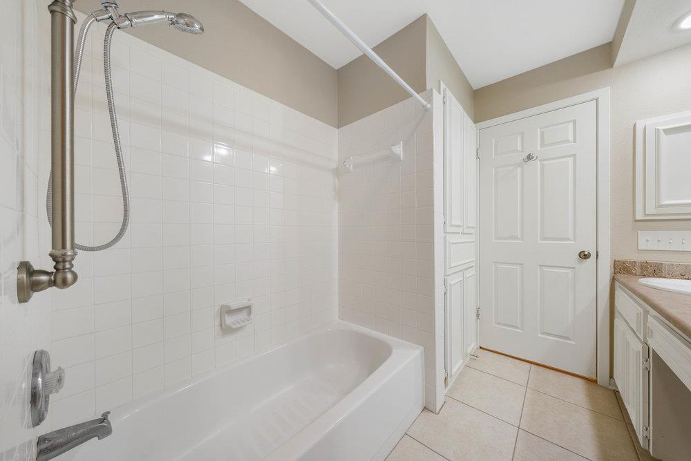 201 Ellwood St # 111, San Antonio, TX 78209