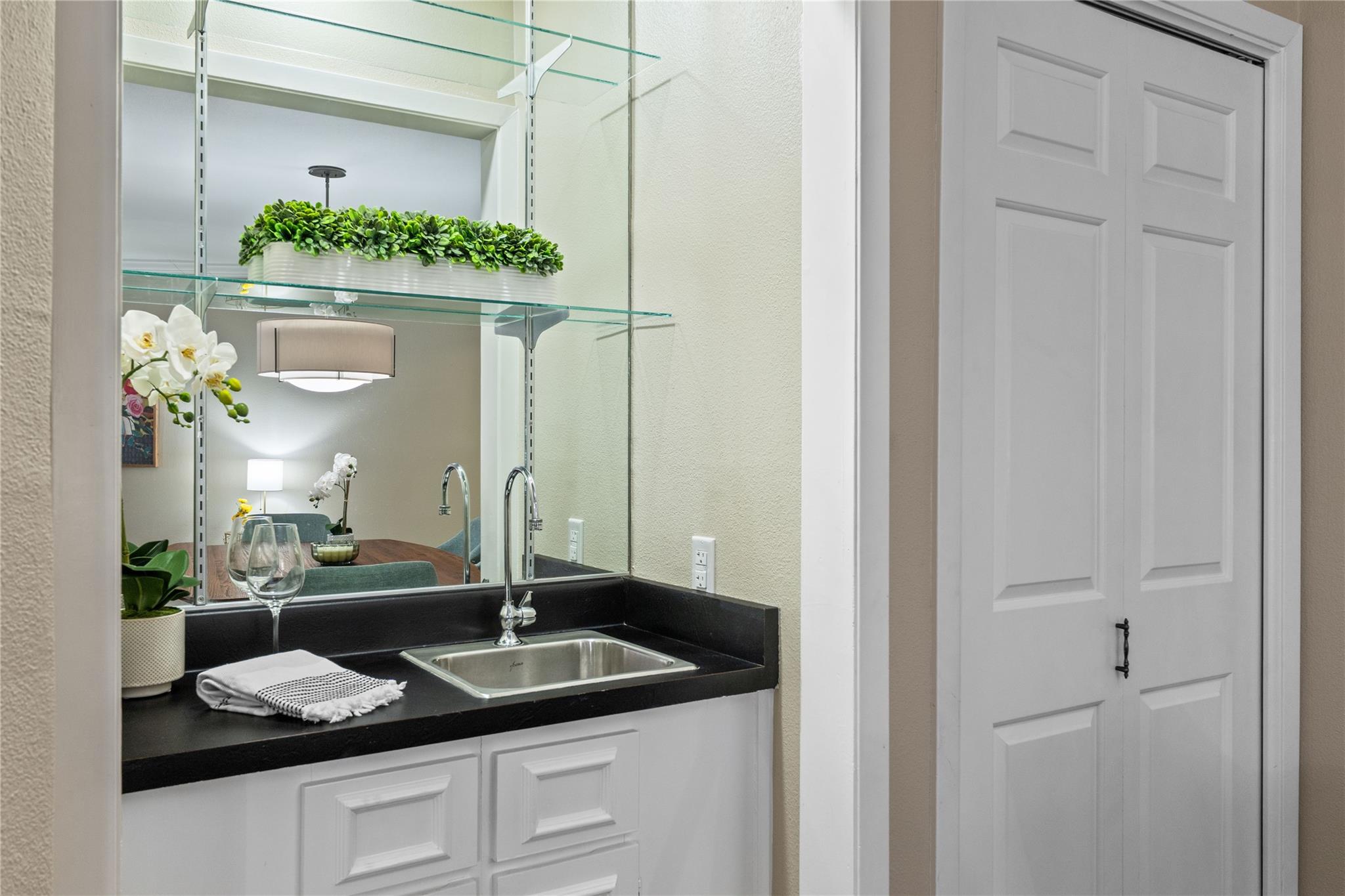 201 Ellwood St # 111, San Antonio, TX 78209