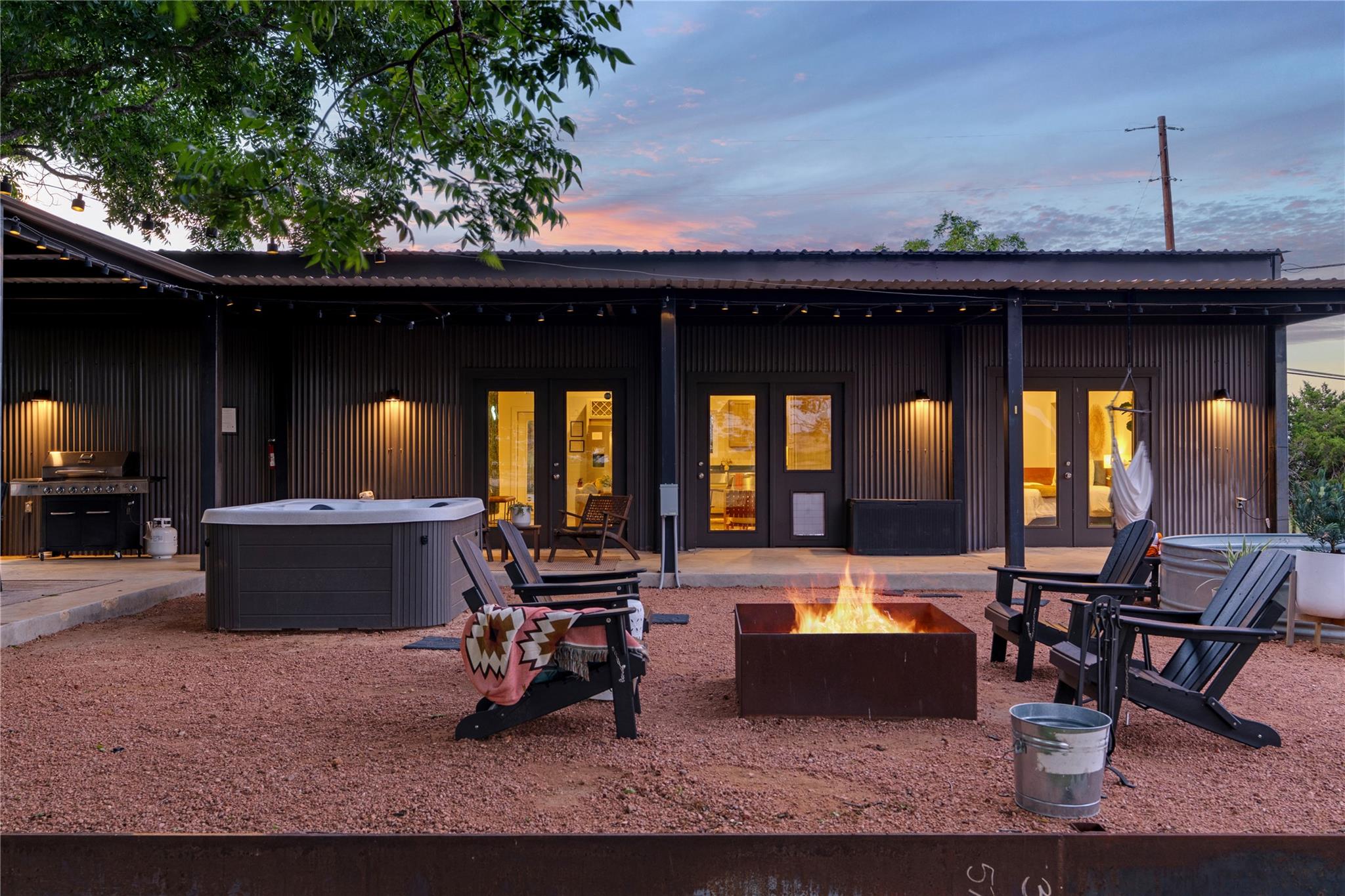 849 W Live Oak St, Fredericksburg, TX 78624