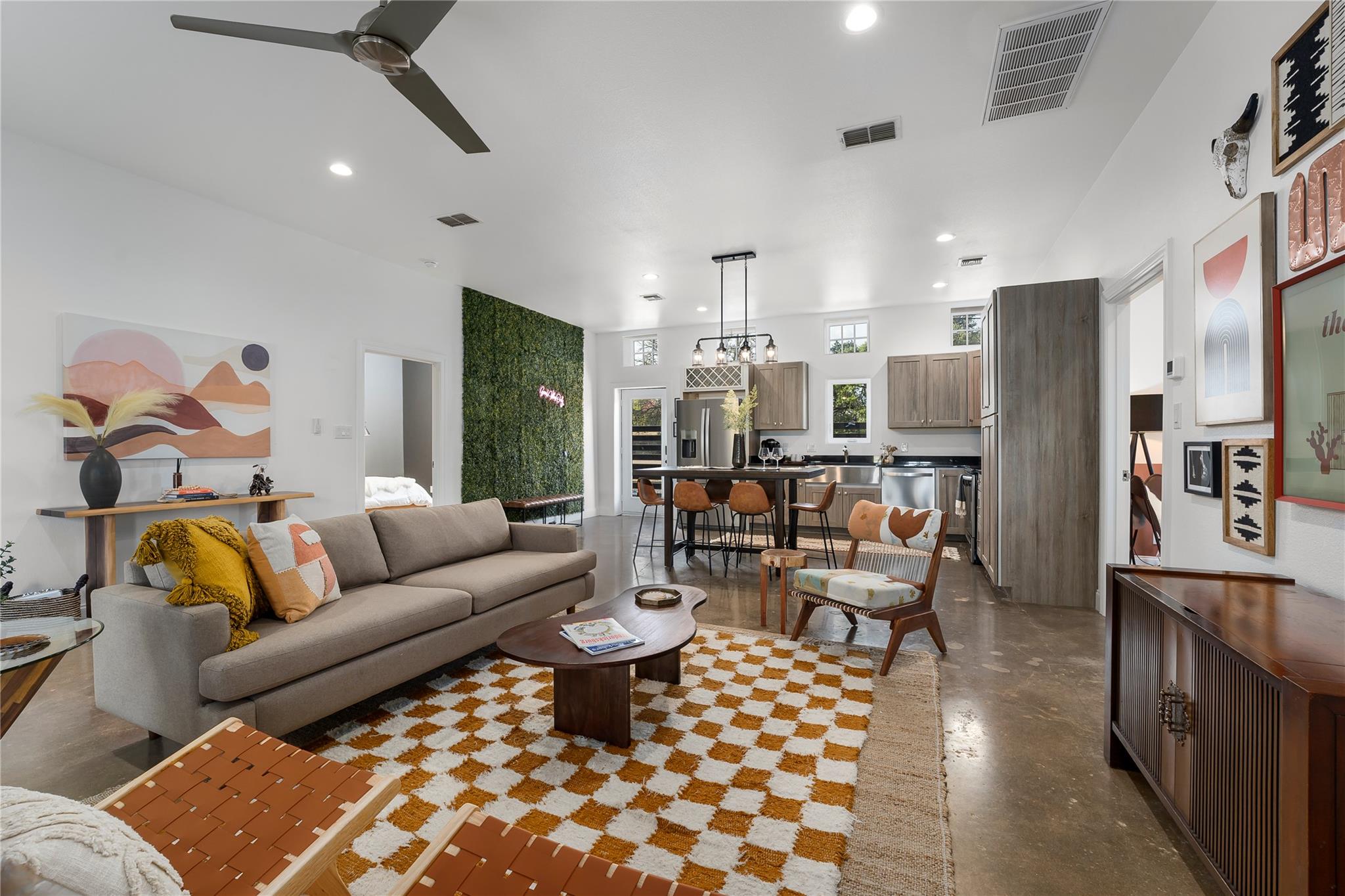 849 W Live Oak St, Fredericksburg, TX 78624