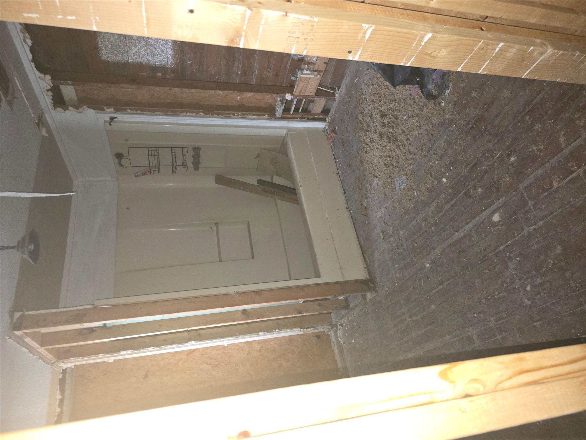 901 W 5th St, Taylor, TX 76574