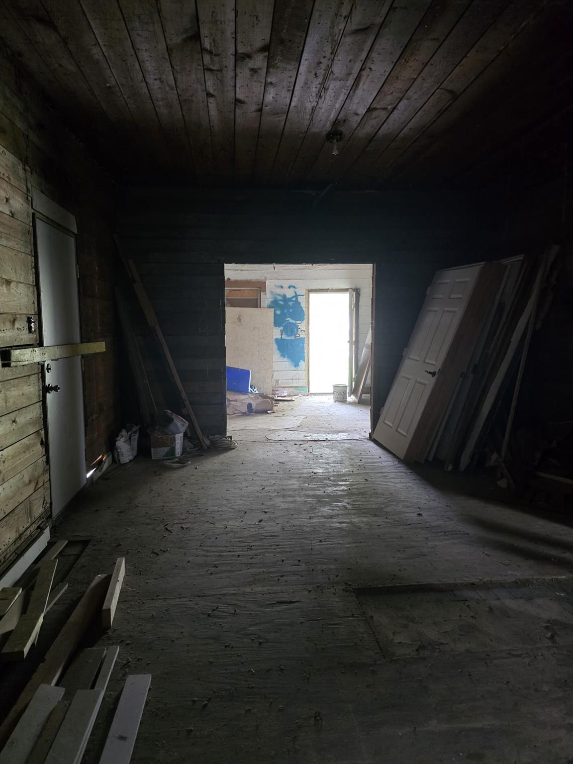 901 W 5th St, Taylor, TX 76574