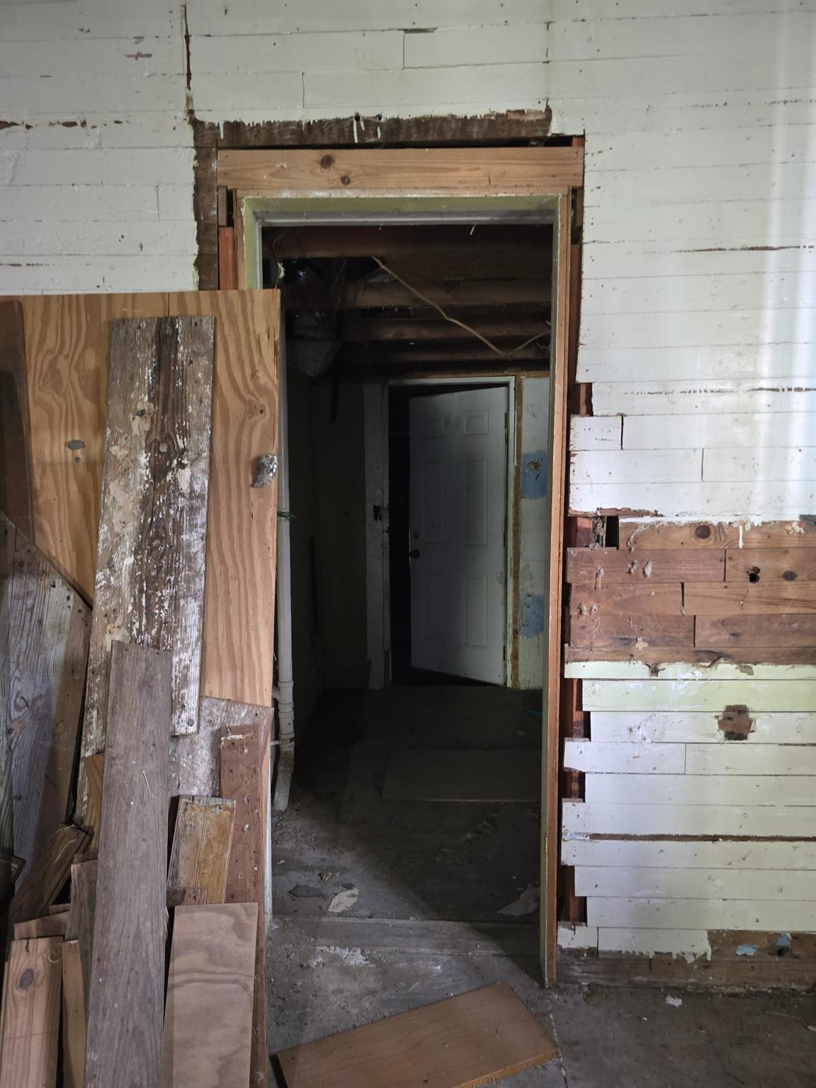 901 W 5th St, Taylor, TX 76574