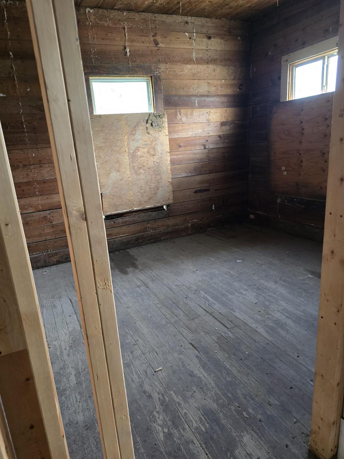 901 W 5th St, Taylor, TX 76574