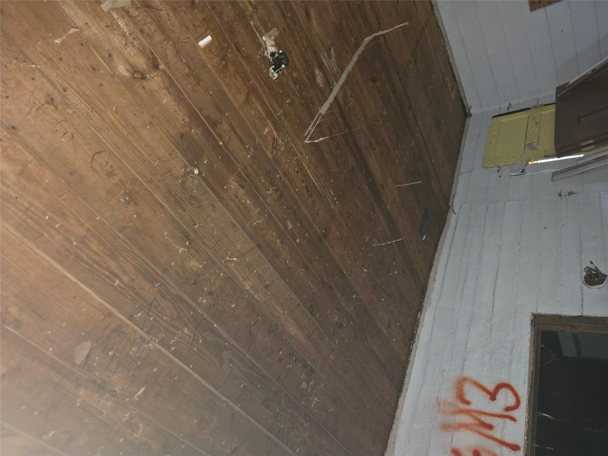 901 W 5th St, Taylor, TX 76574