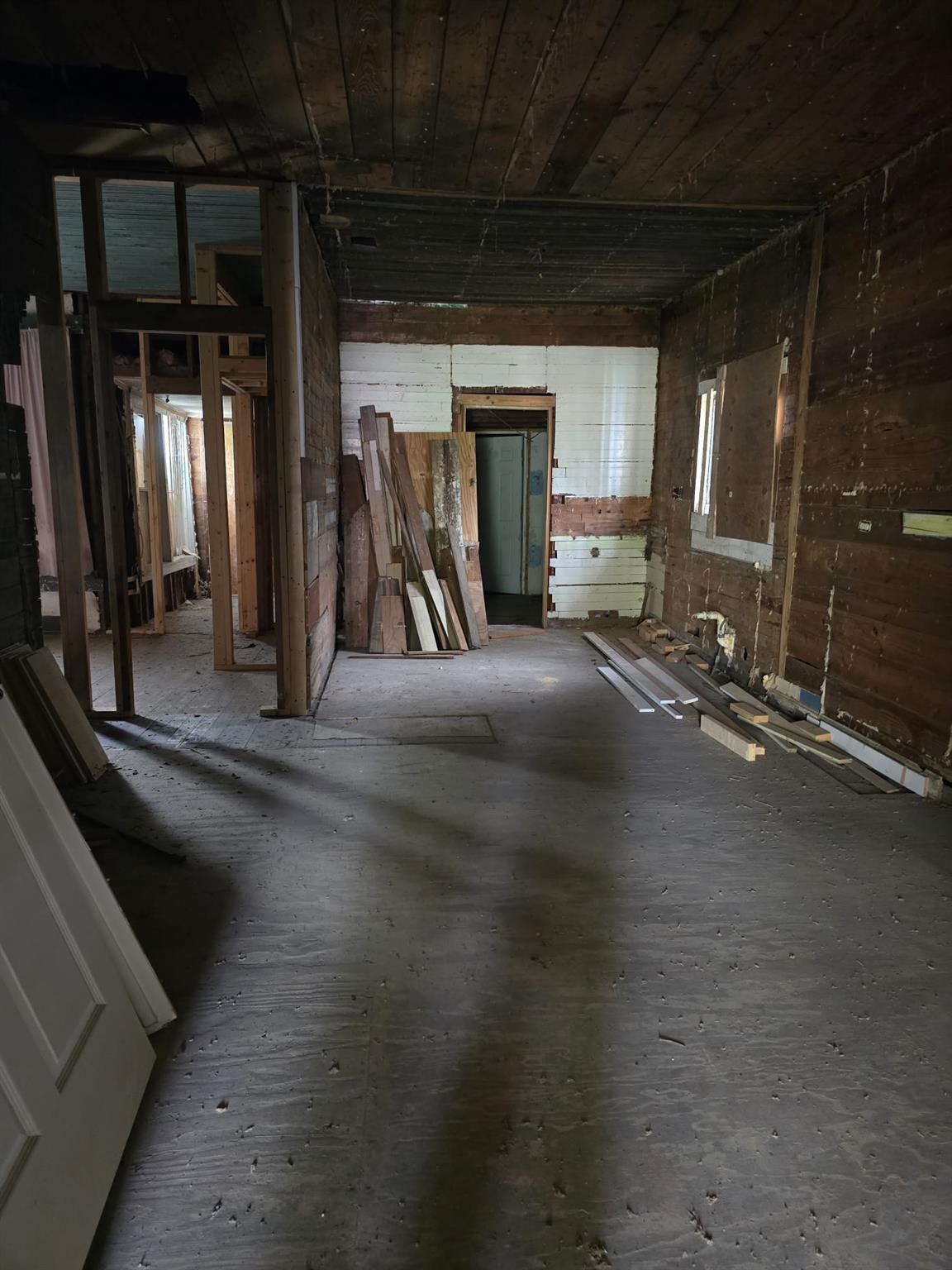 901 W 5th St, Taylor, TX 76574