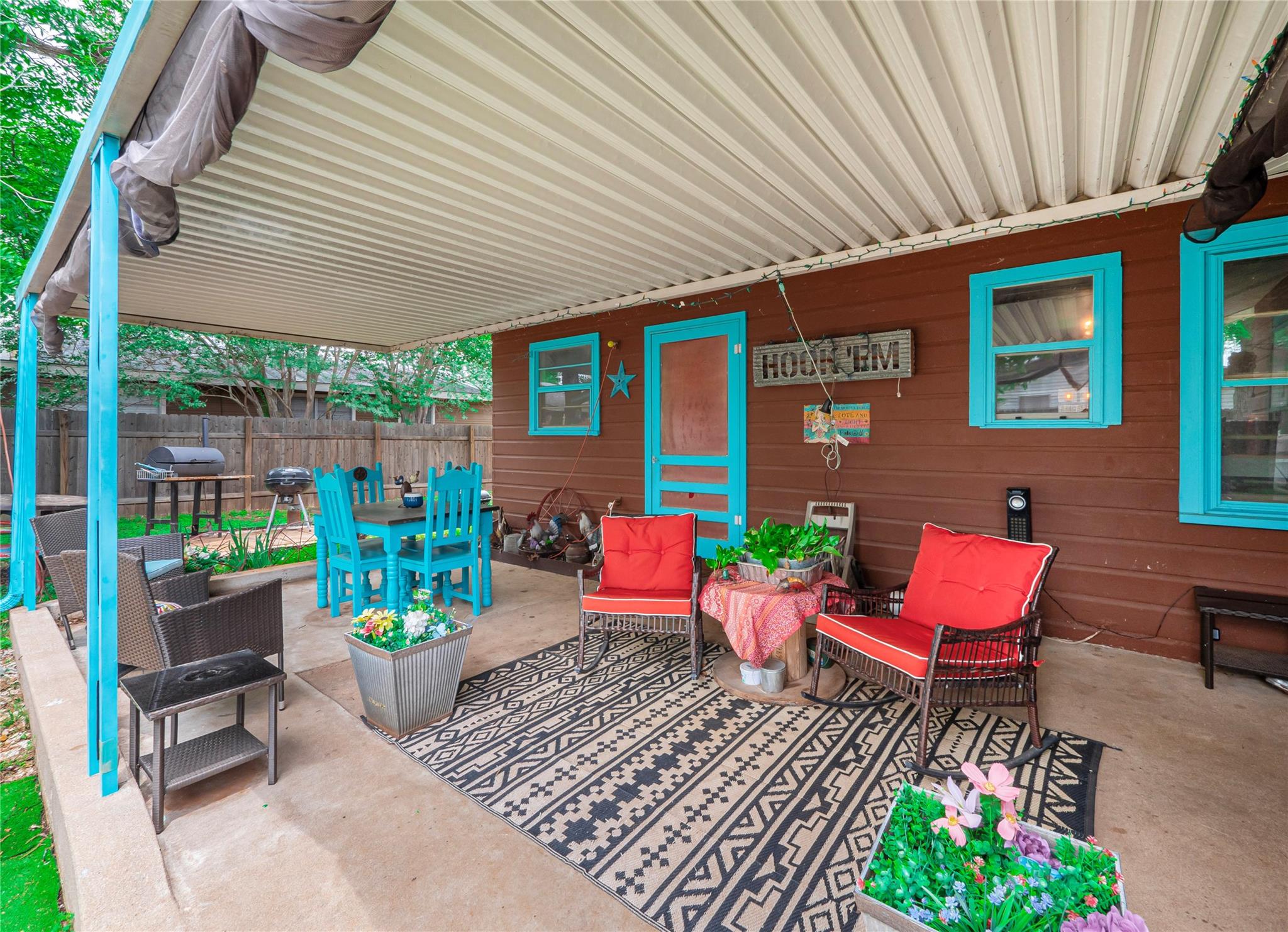 1207 Flag St, Llano, TX 78643