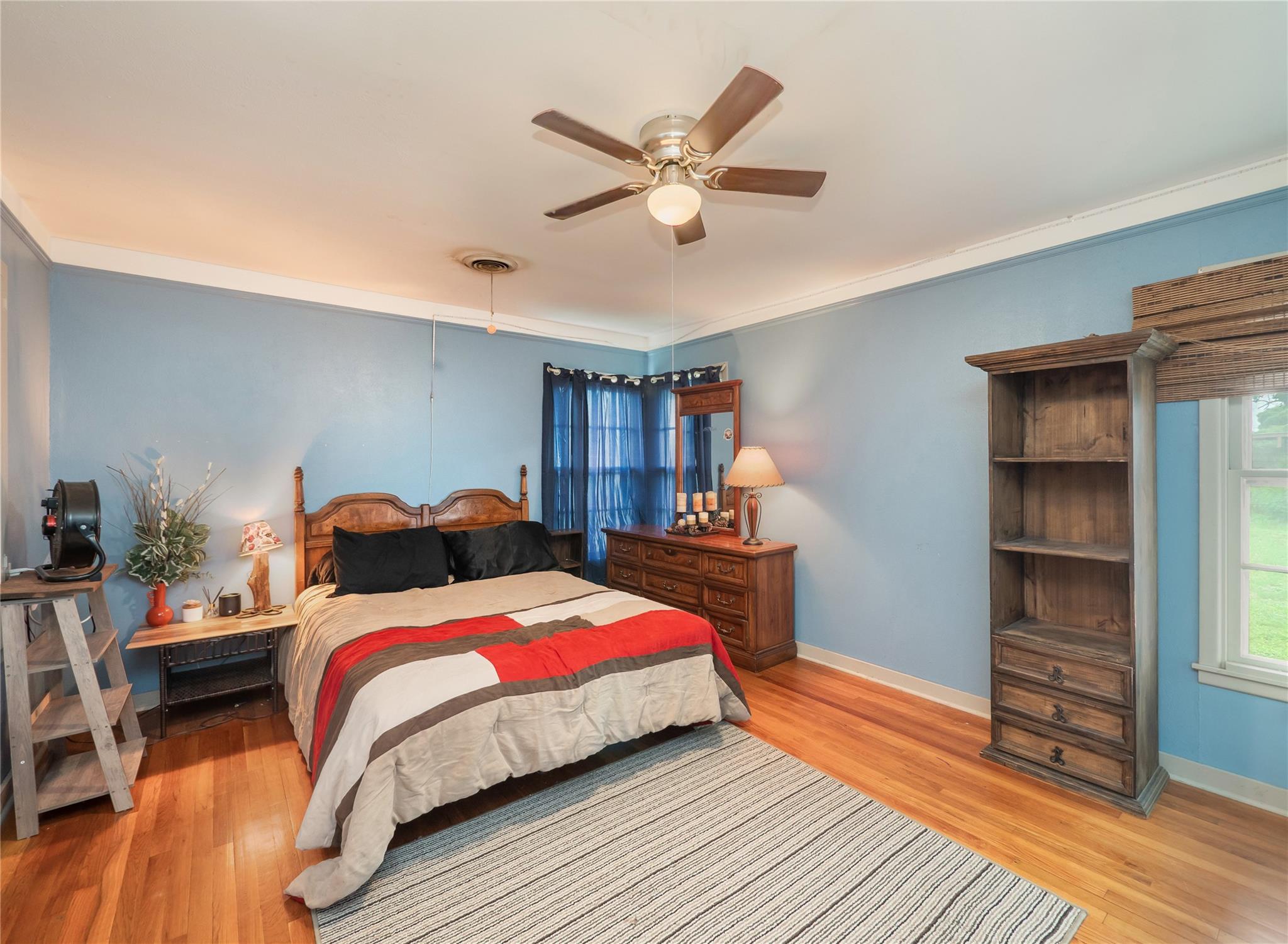 1207 Flag St, Llano, TX 78643