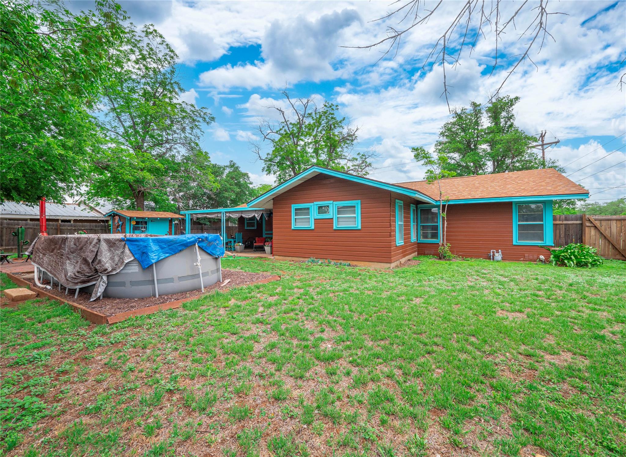 1207 Flag St, Llano, TX 78643