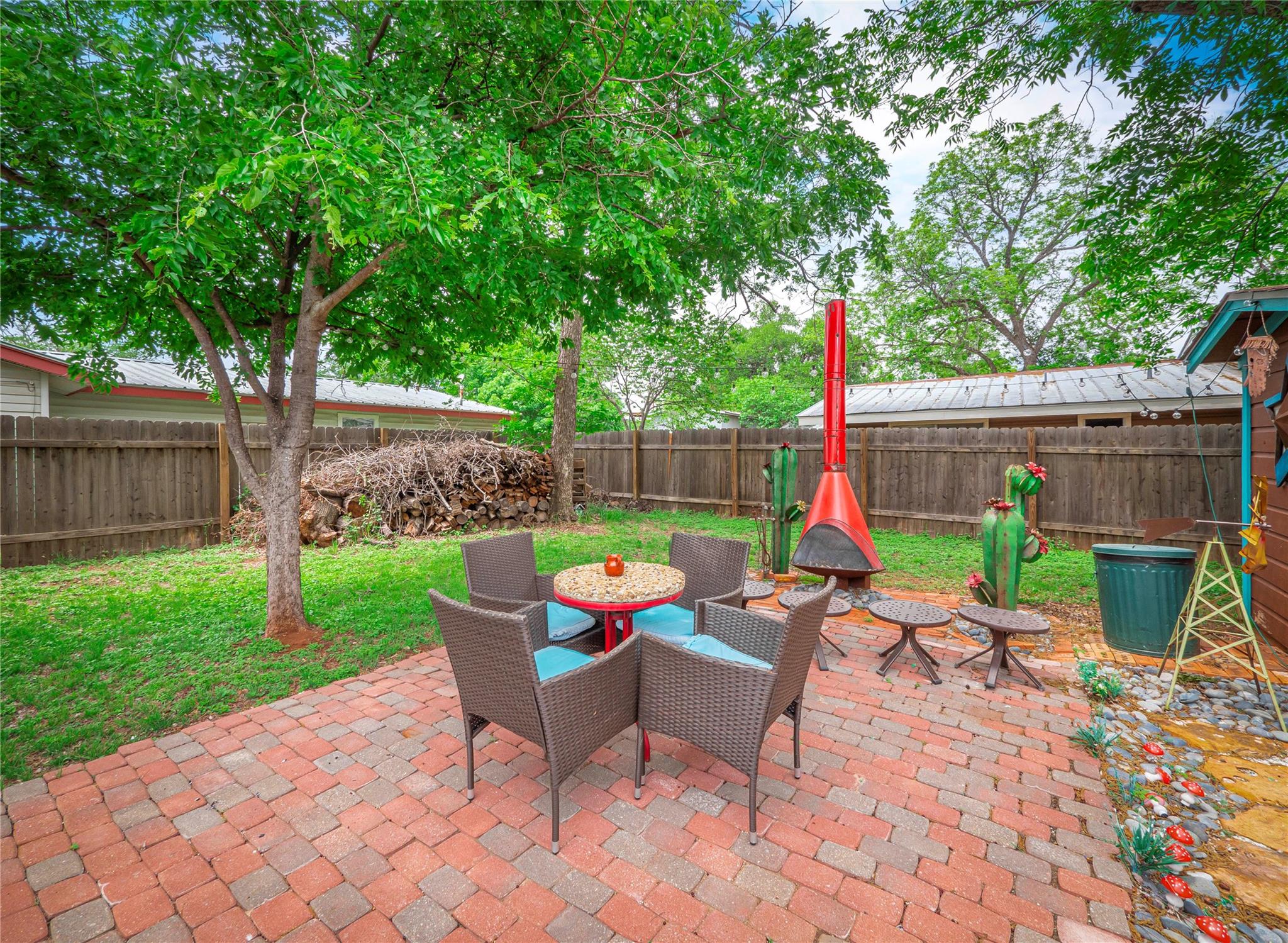 1207 Flag St, Llano, TX 78643