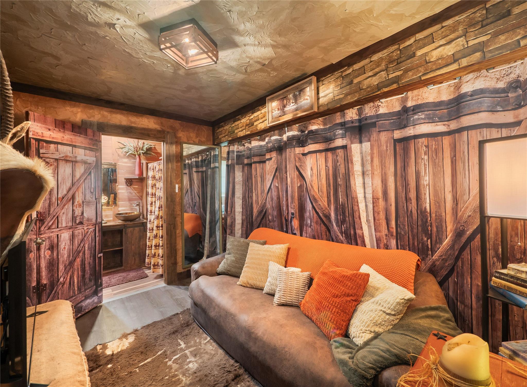 1207 Flag St, Llano, TX 78643