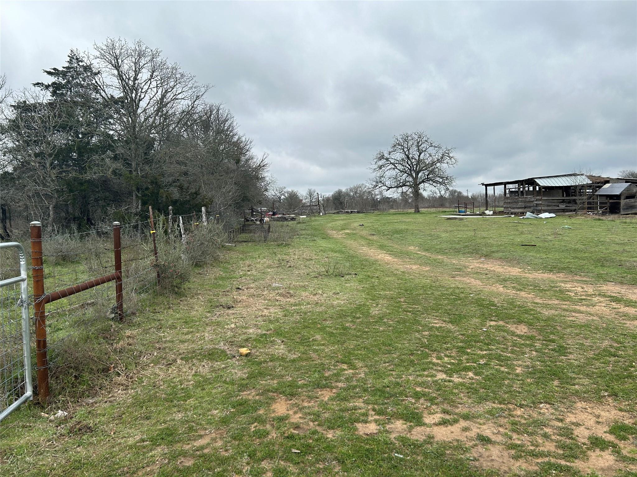 1340 Pettytown Rd, Dale, TX 78616