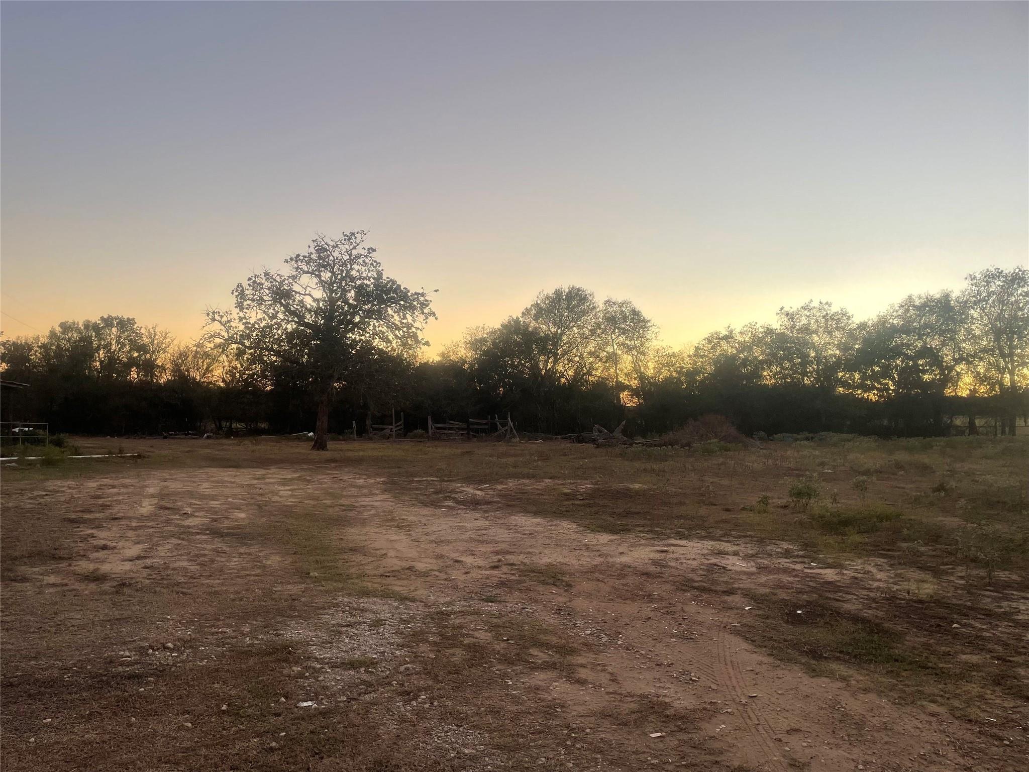 1340 Pettytown Rd, Dale, TX 78616