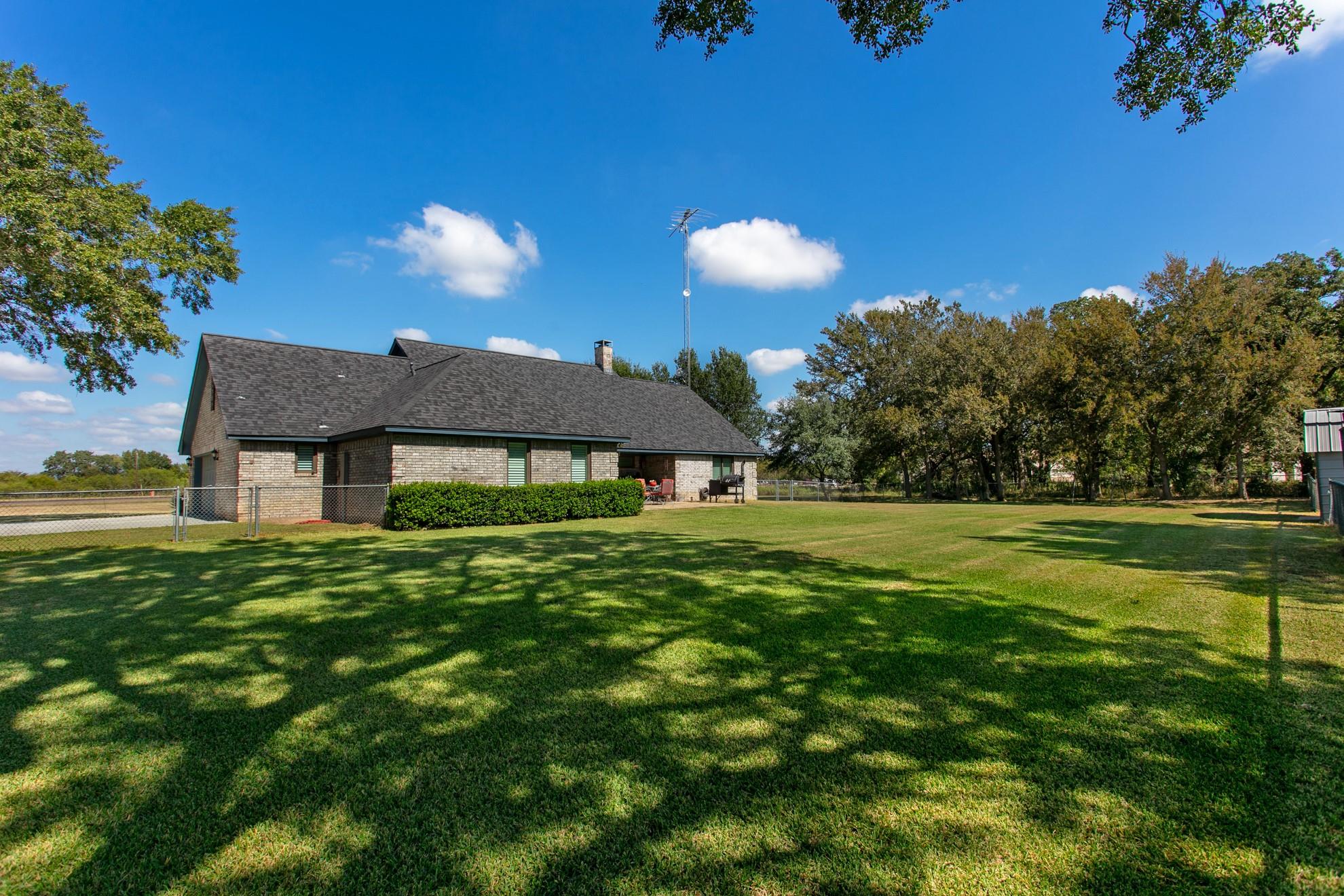 974 State Highway 21 Highway E, Caldwell, TX 77836