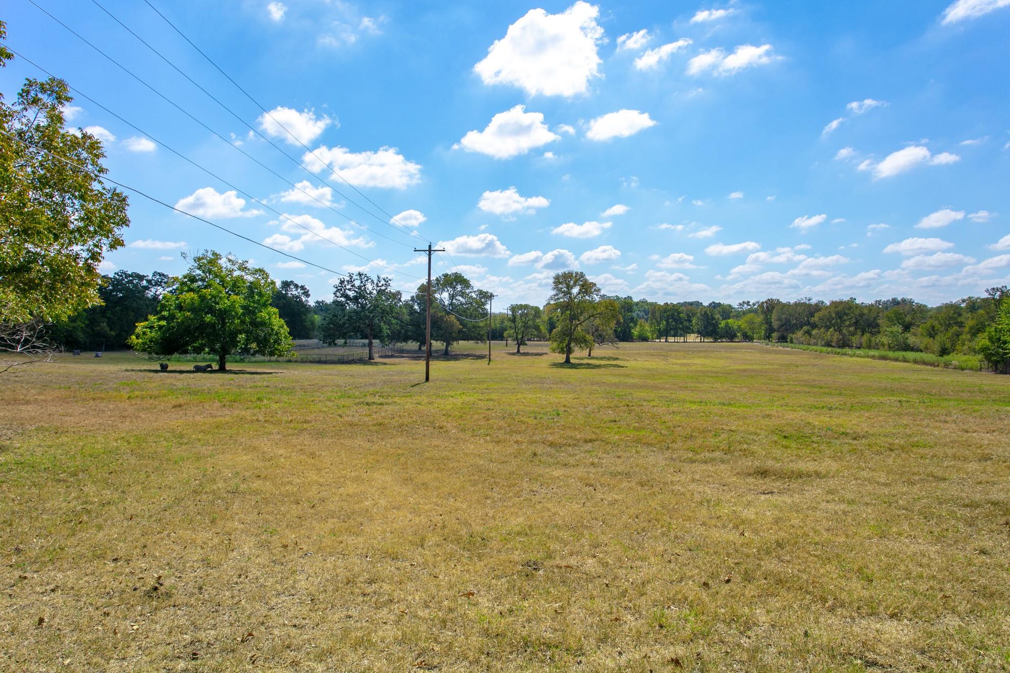 974 State Highway 21 Highway E, Caldwell, TX 77836
