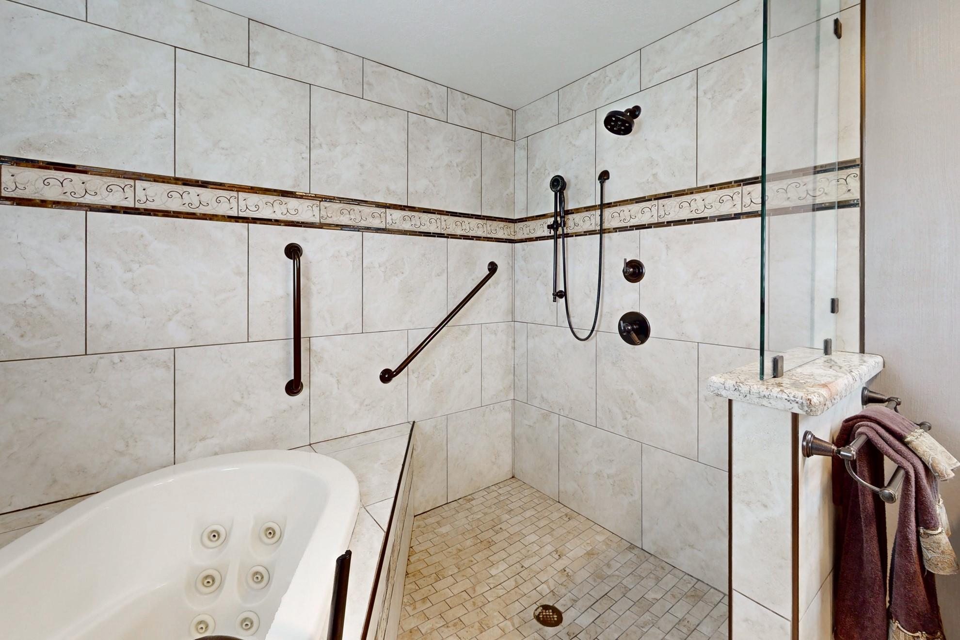 974 State Highway 21 Highway E, Caldwell, TX 77836