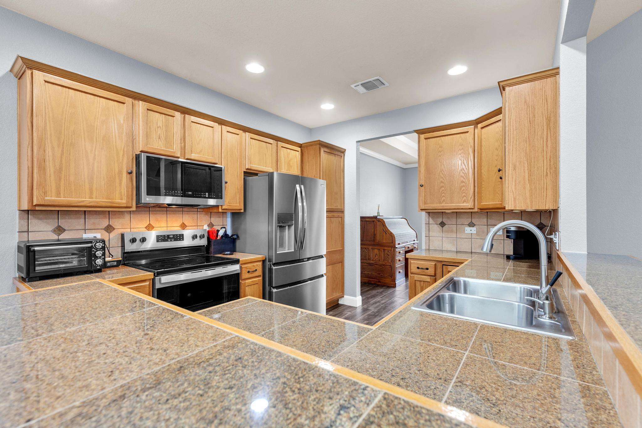 608 Galston Dr, Spicewood, TX 78669