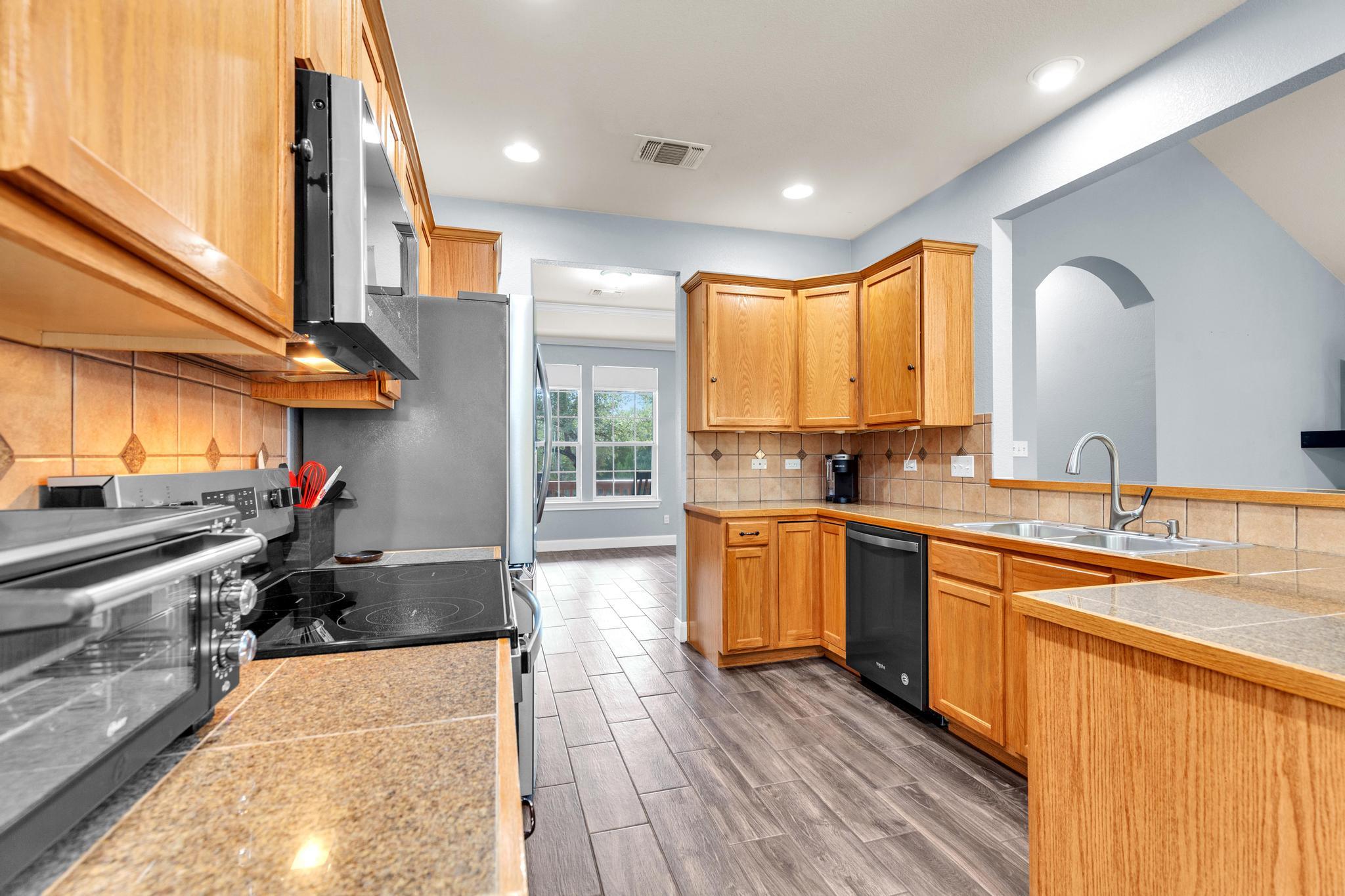 608 Galston Dr, Spicewood, TX 78669