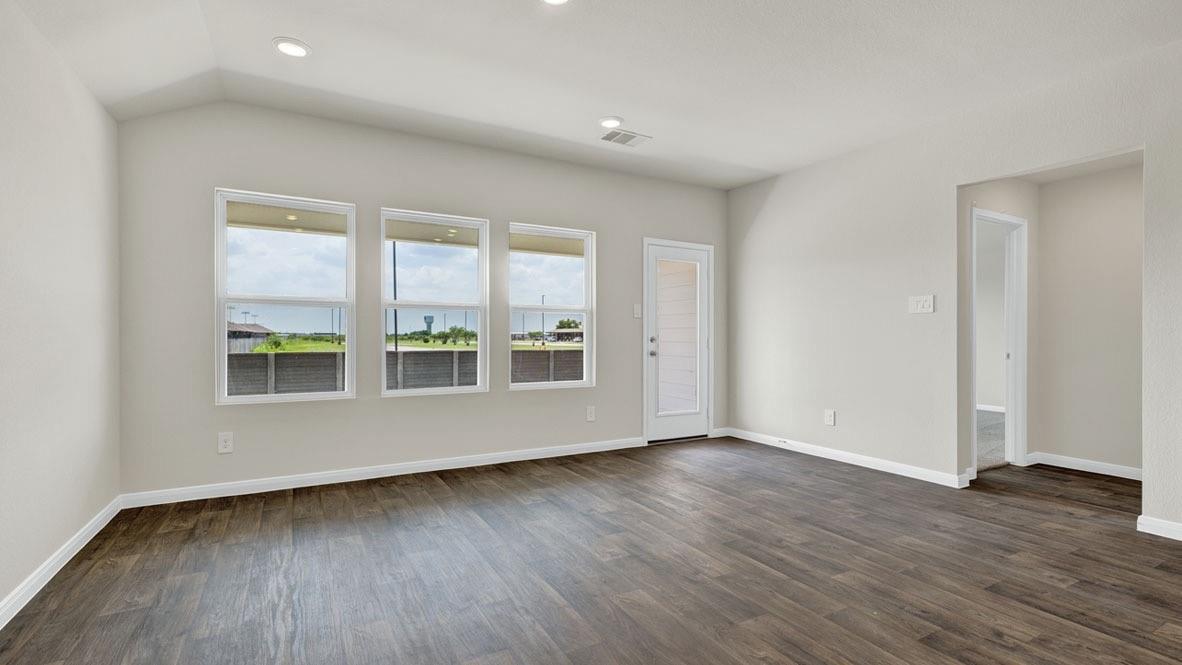 332 St Thomas St, Lockhart, TX 78644