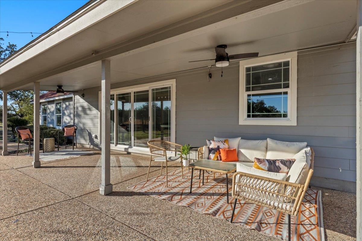 1180 Live Oak Loop, Buda, TX 78610