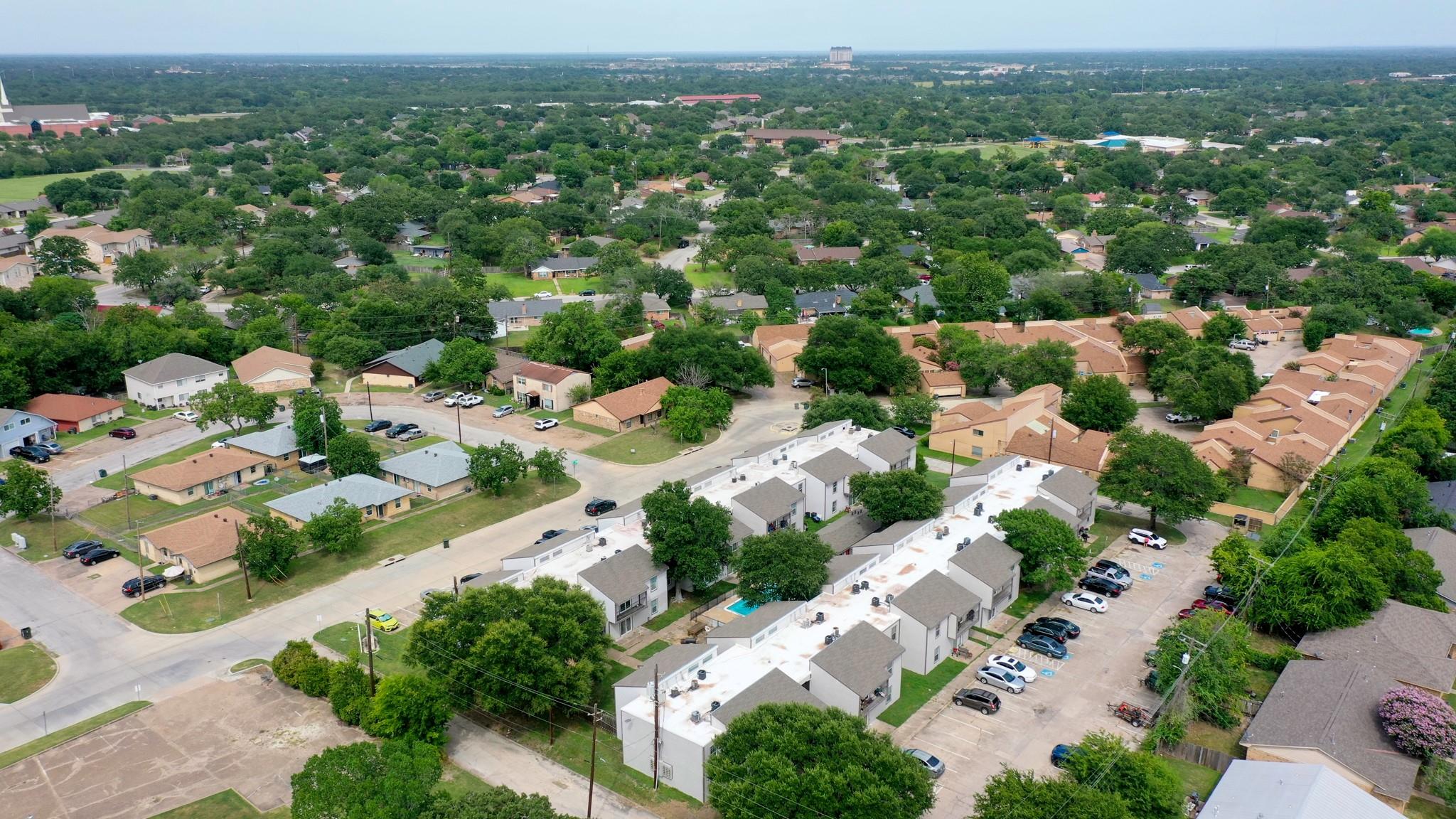 2000 Kazmeier Plz, Bryan, TX 77802