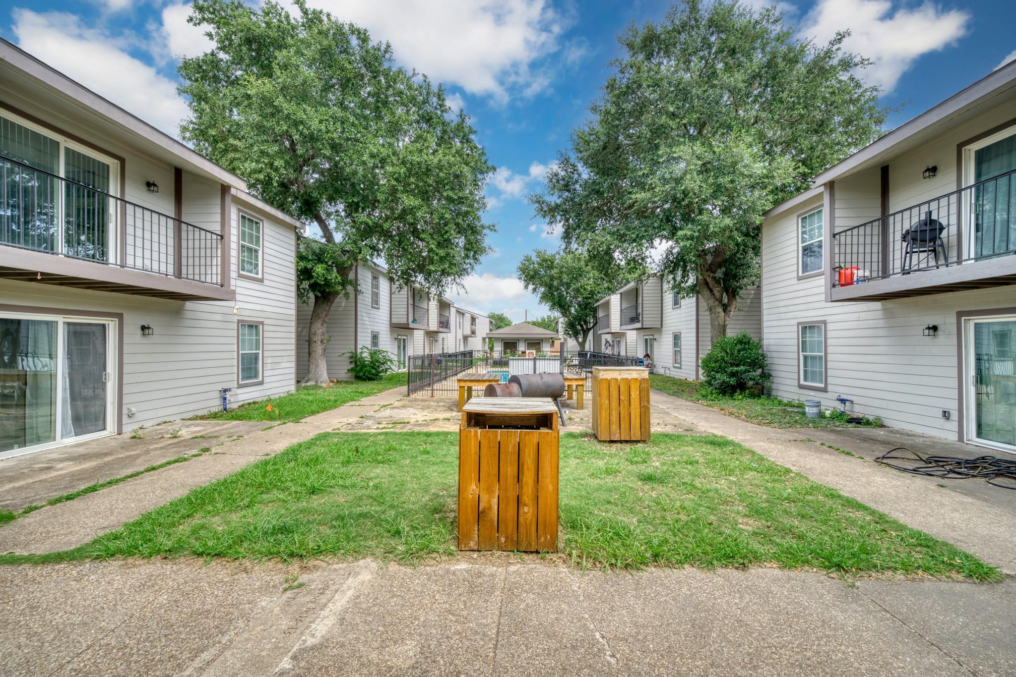 2000 Kazmeier Plz, Bryan, TX 77802