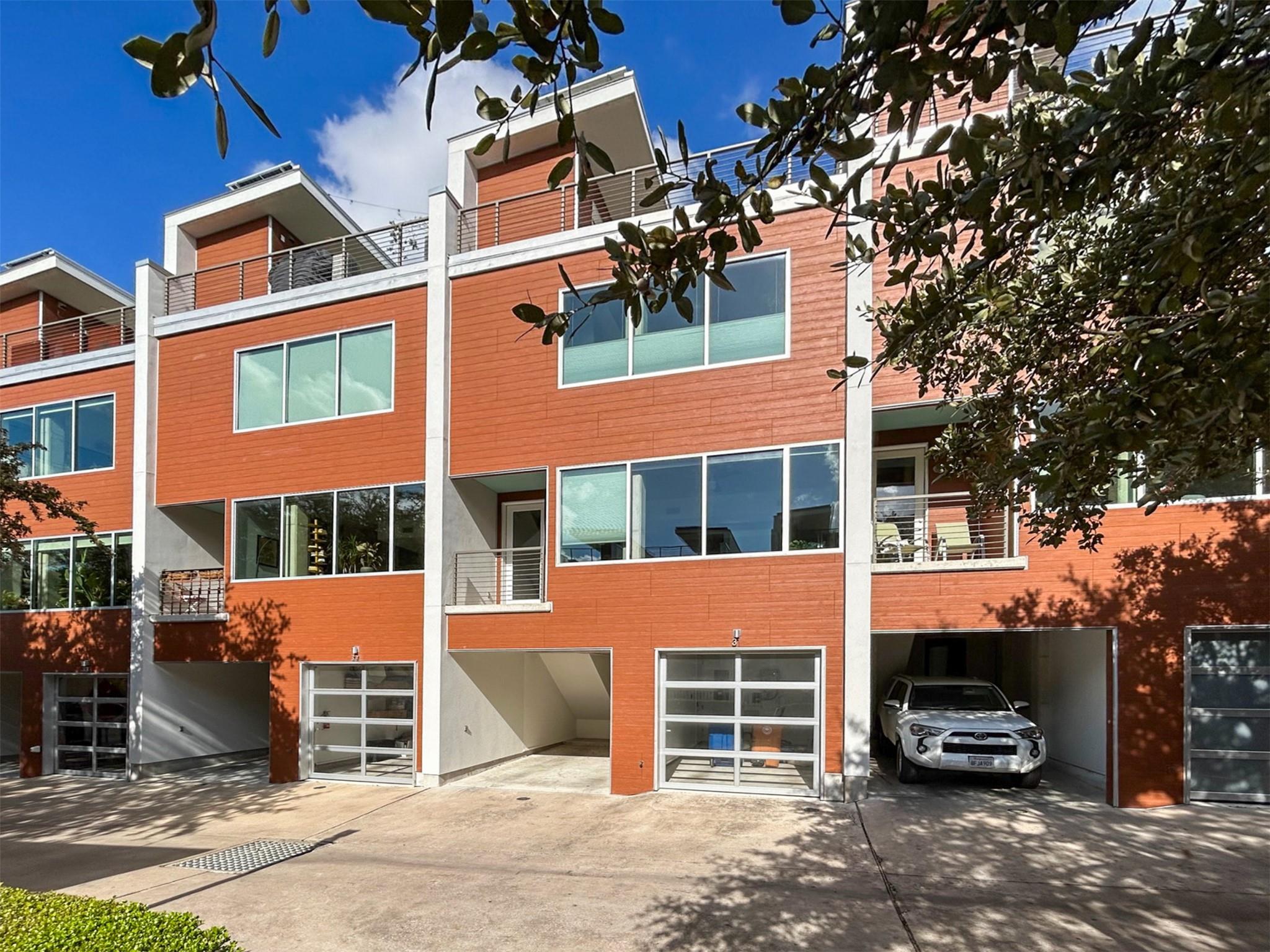 2301 S 5th St # 31, Austin, TX 78704