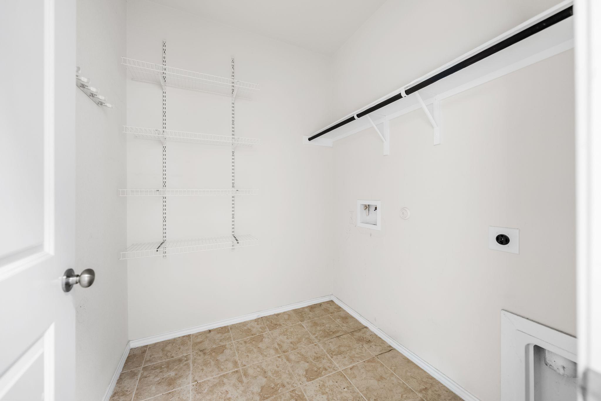 1016 Wolcott Dr, Leander, TX 78641