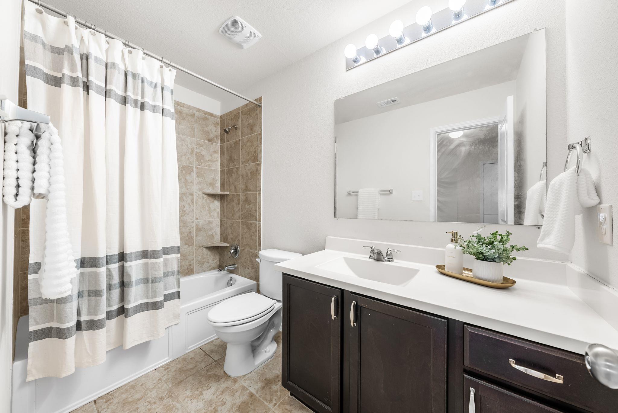 1016 Wolcott Dr, Leander, TX 78641