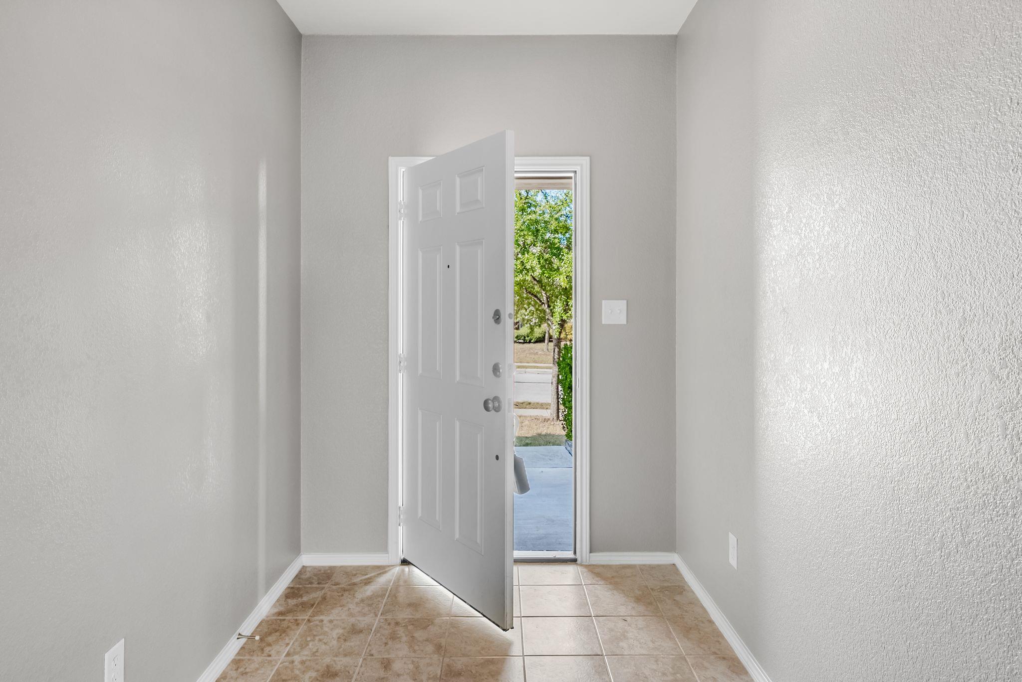 1016 Wolcott Dr, Leander, TX 78641