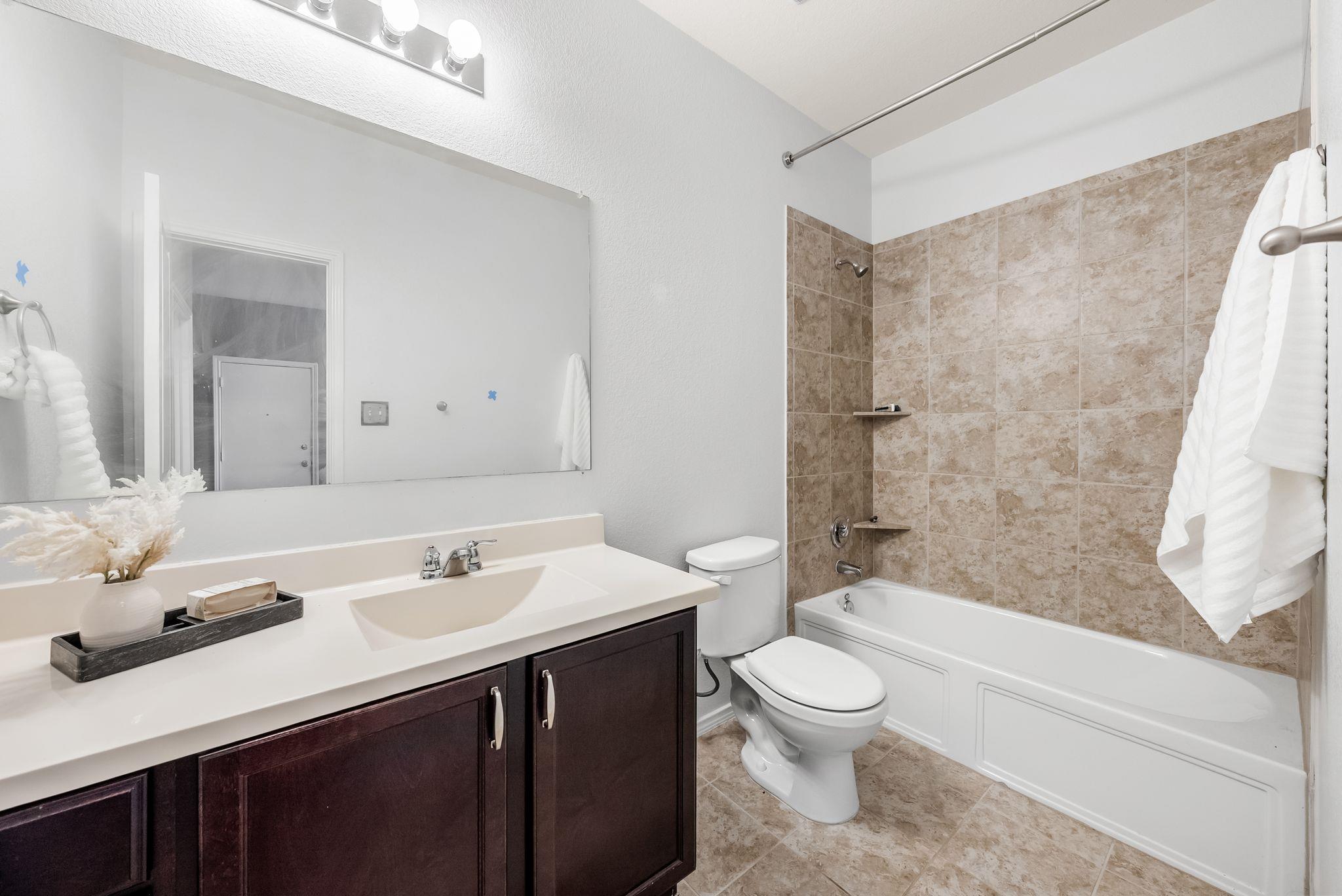 1016 Wolcott Dr, Leander, TX 78641