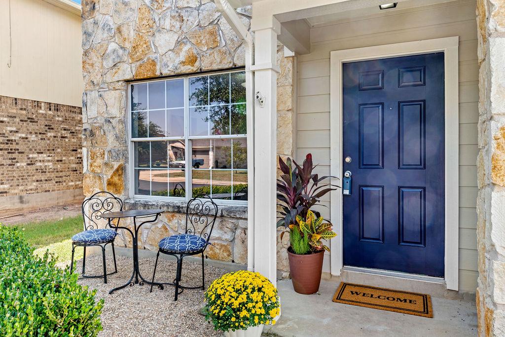 525 Meadow Park Dr, Georgetown, TX 78626