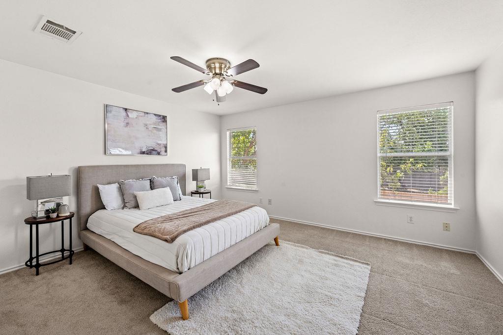 525 Meadow Park Dr, Georgetown, TX 78626