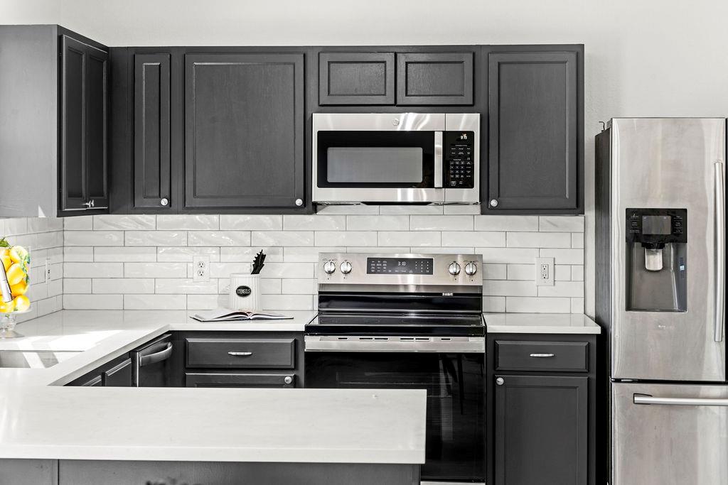 525 Meadow Park Dr, Georgetown, TX 78626