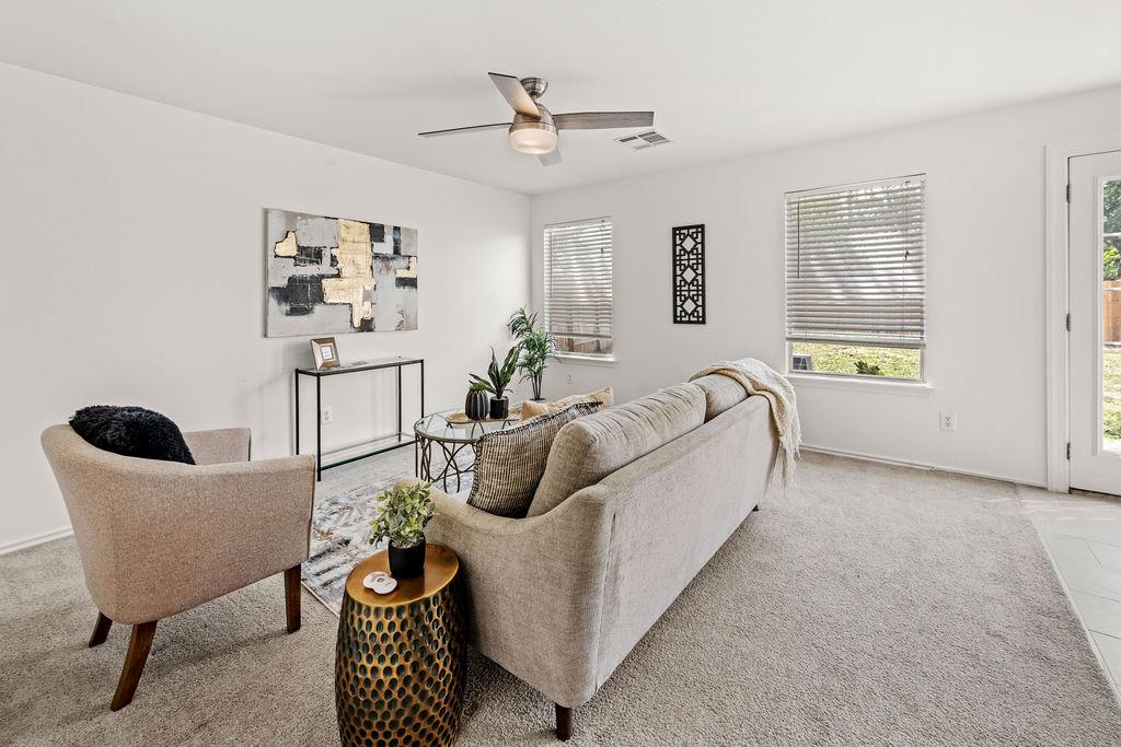 525 Meadow Park Dr, Georgetown, TX 78626