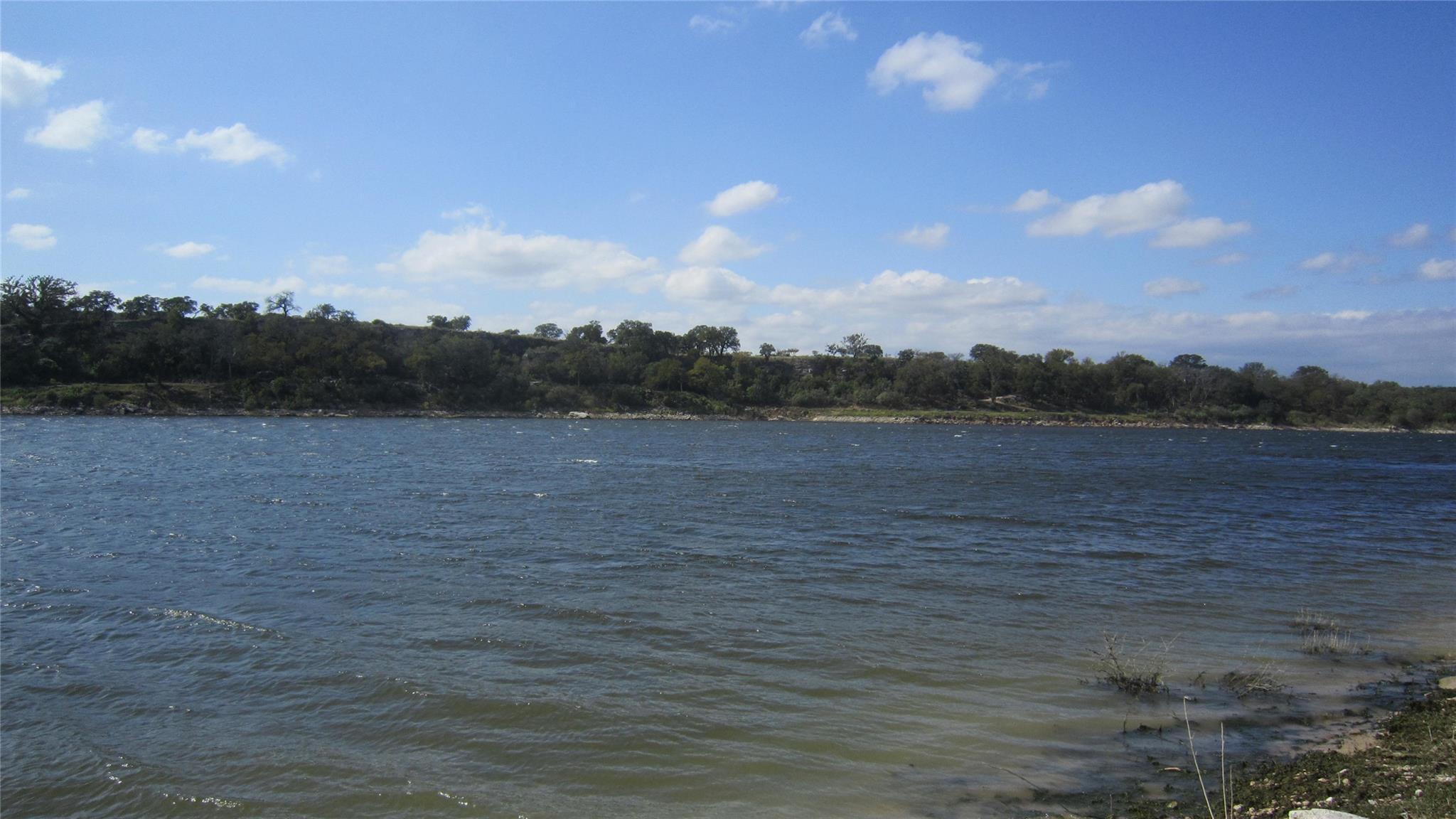 24205 Pedernales Dr, Spicewood, TX 78669