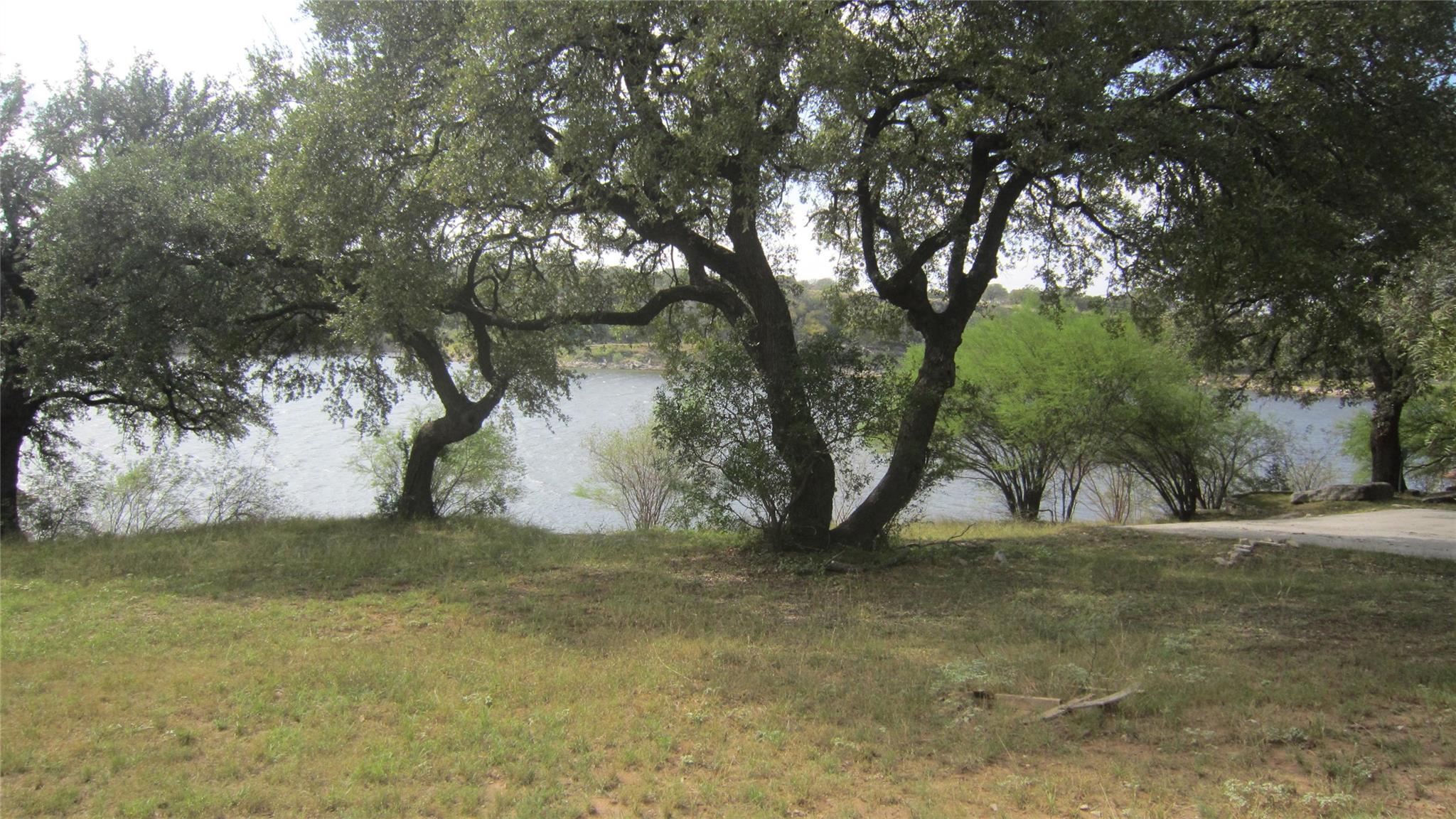 24205 Pedernales Dr, Spicewood, TX 78669