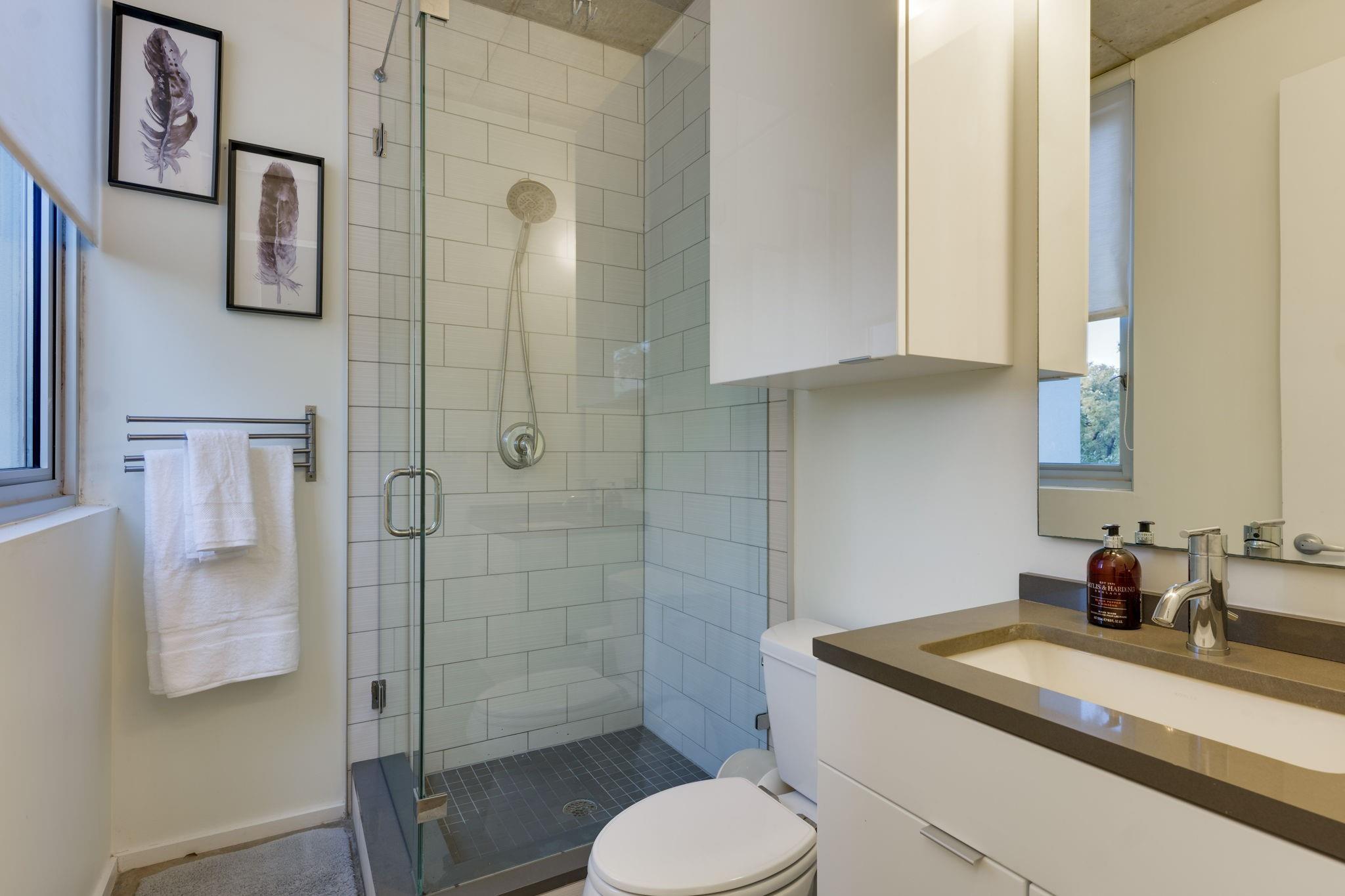 2301 S 5th St # 5, Austin, TX 78704