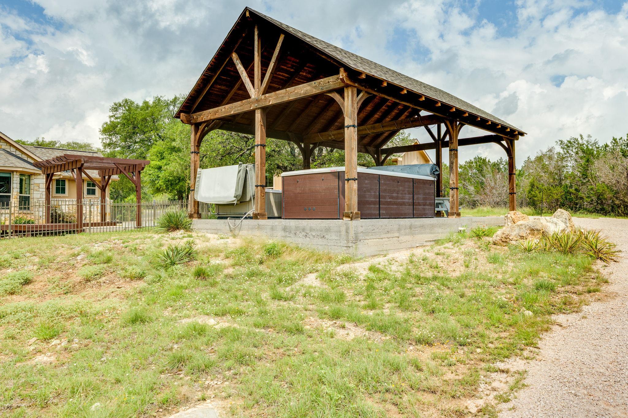 201 Thomas Ridge Rd, Burnet, TX 78611