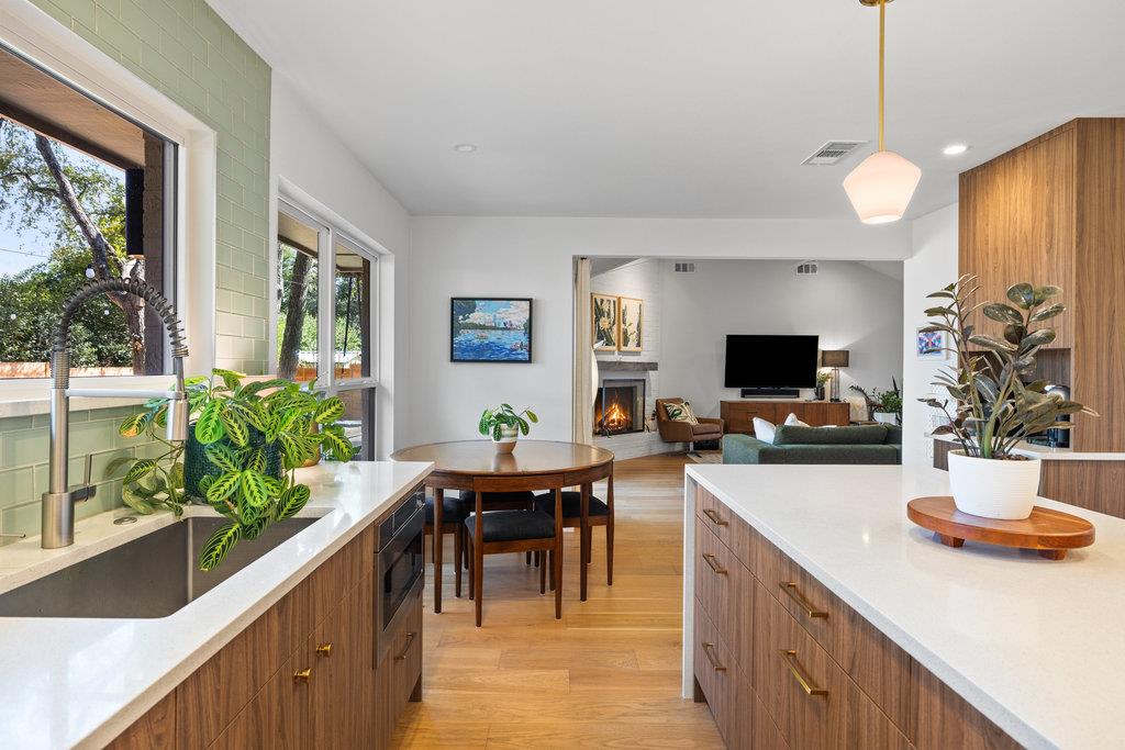 4618 Trail Crest Cir, Austin, TX 78735