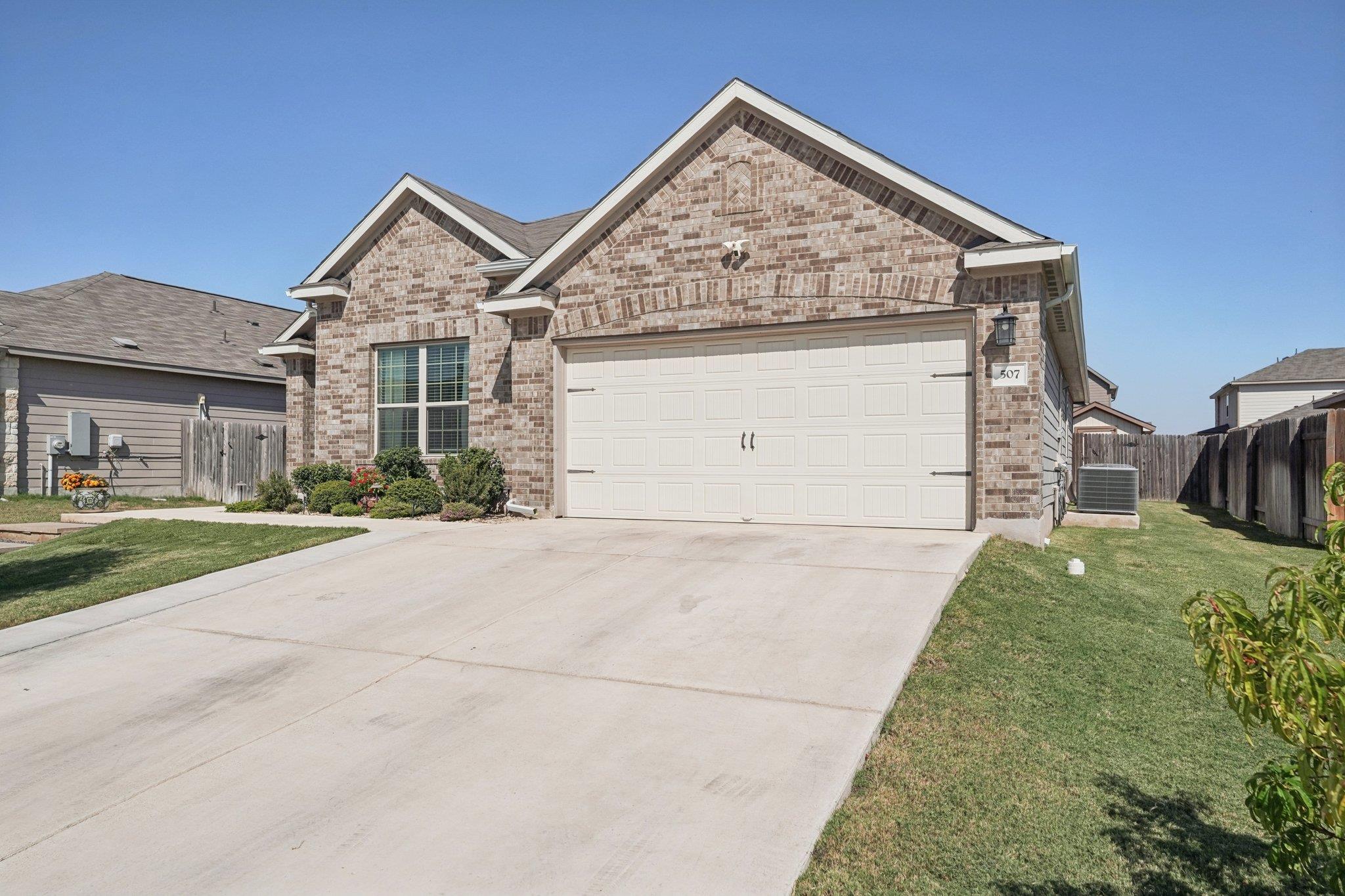 507 Bluejack Way, Hutto, TX 78634