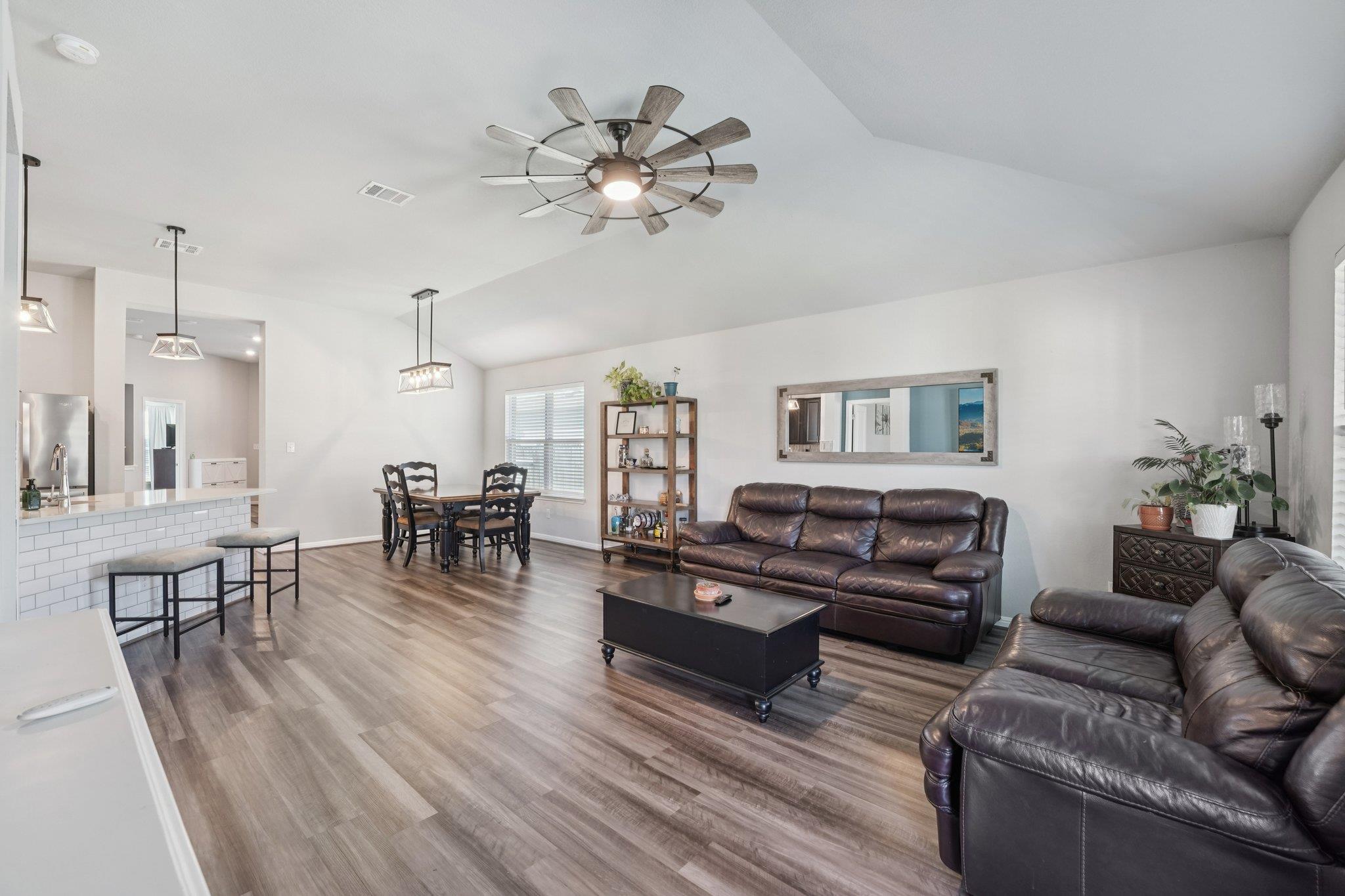 507 Bluejack Way, Hutto, TX 78634