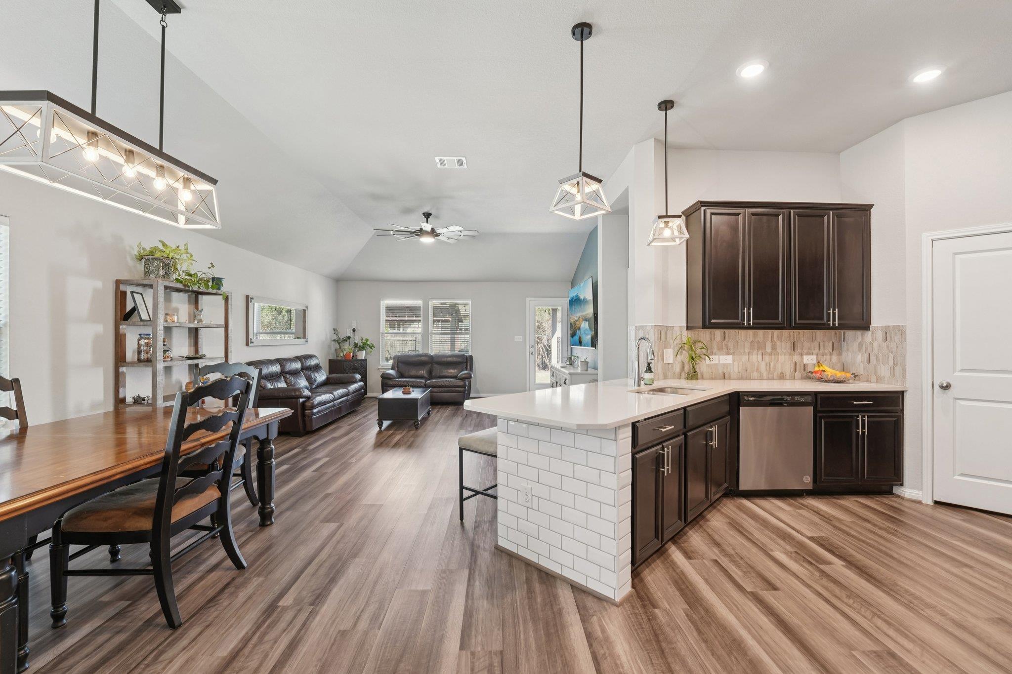 507 Bluejack Way, Hutto, TX 78634