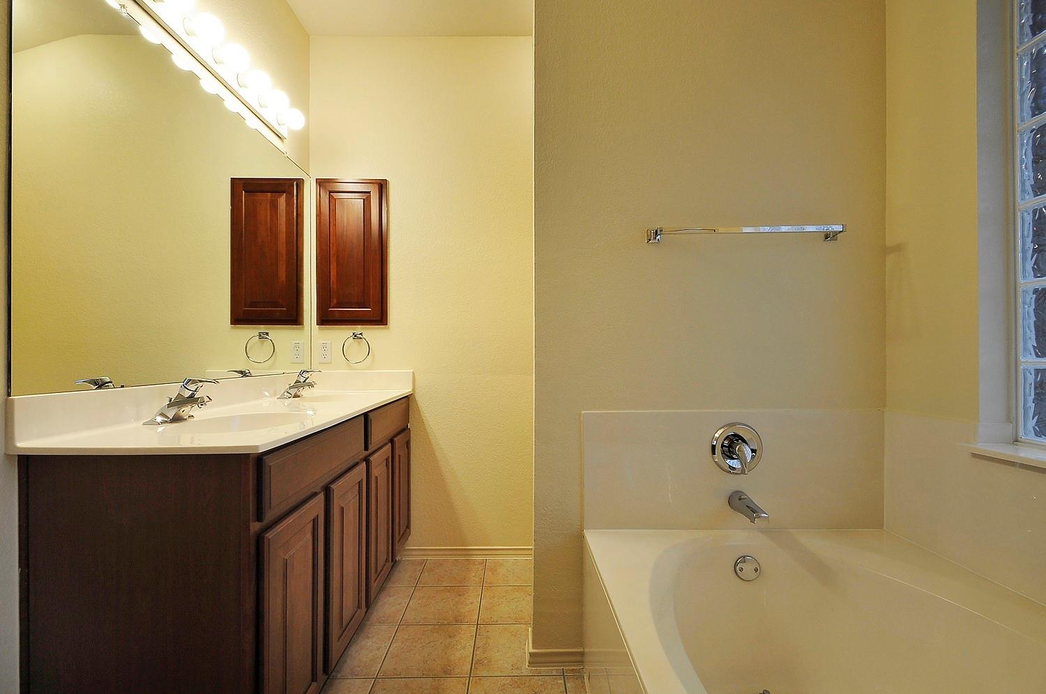 1109 Fossil Cv, Round Rock, TX 78681