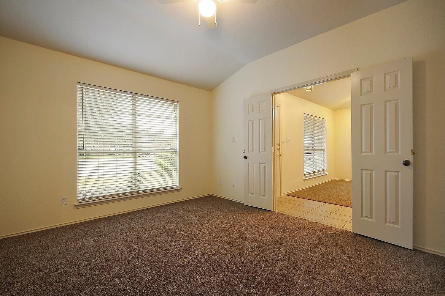 1109 Fossil Cv, Round Rock, TX 78681