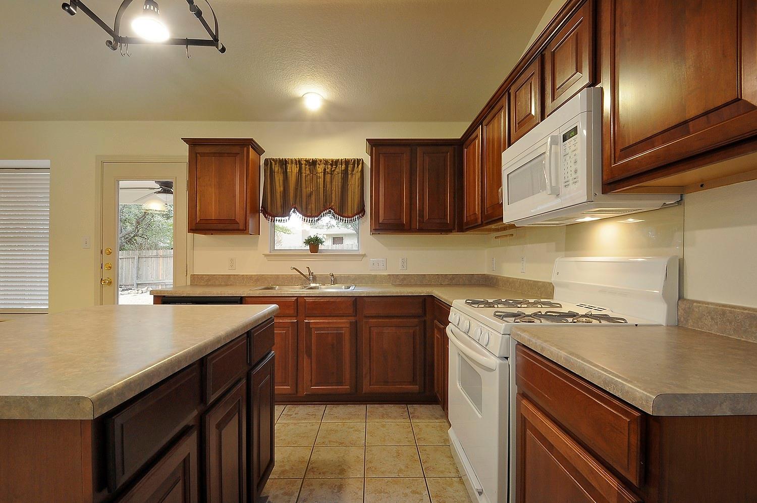 1109 Fossil Cv, Round Rock, TX 78681