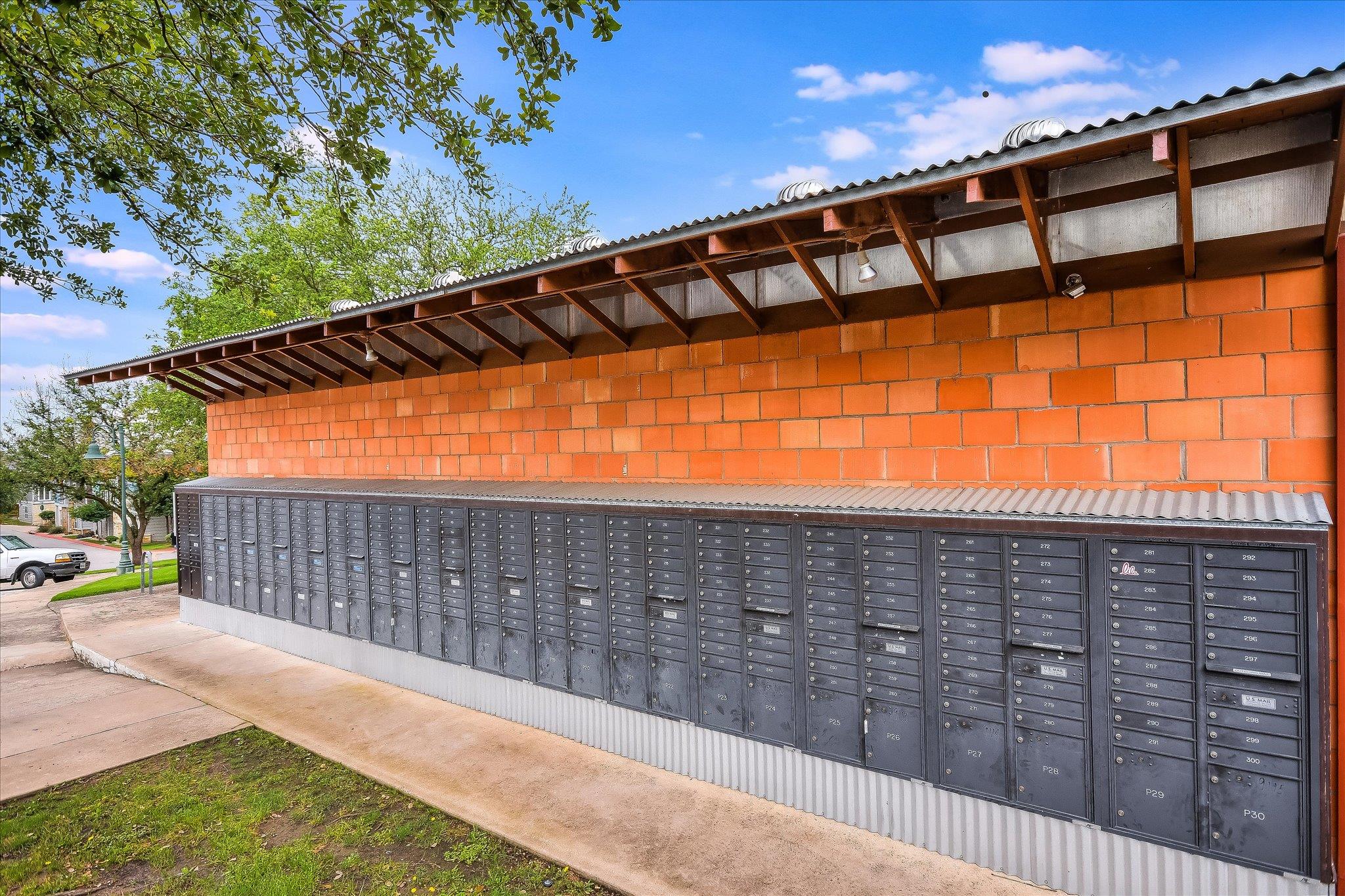 2001 Tramson Dr, Austin, TX 78741