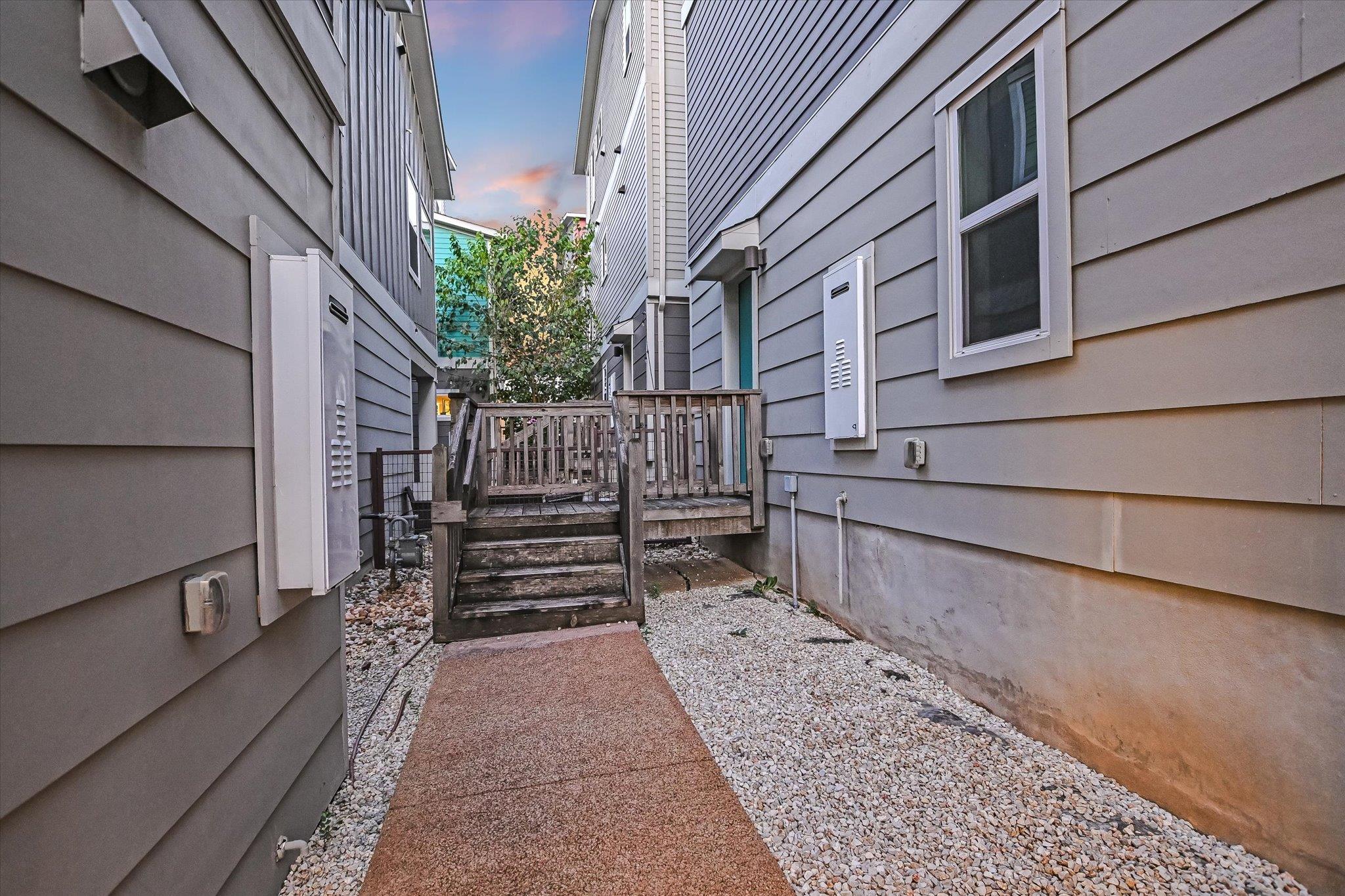 2001 Tramson Dr, Austin, TX 78741