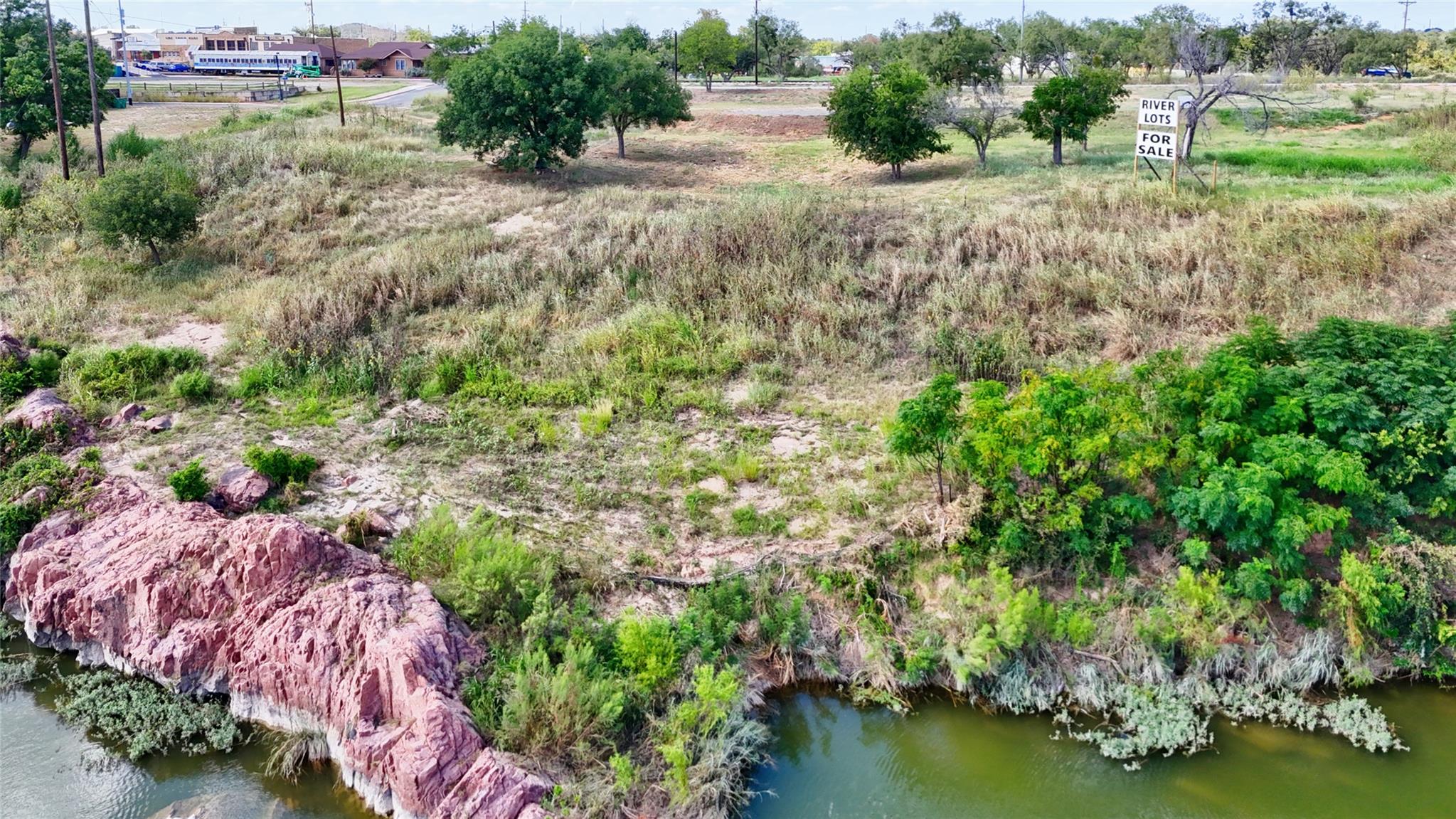 2 Walden Way, Llano, TX 78643